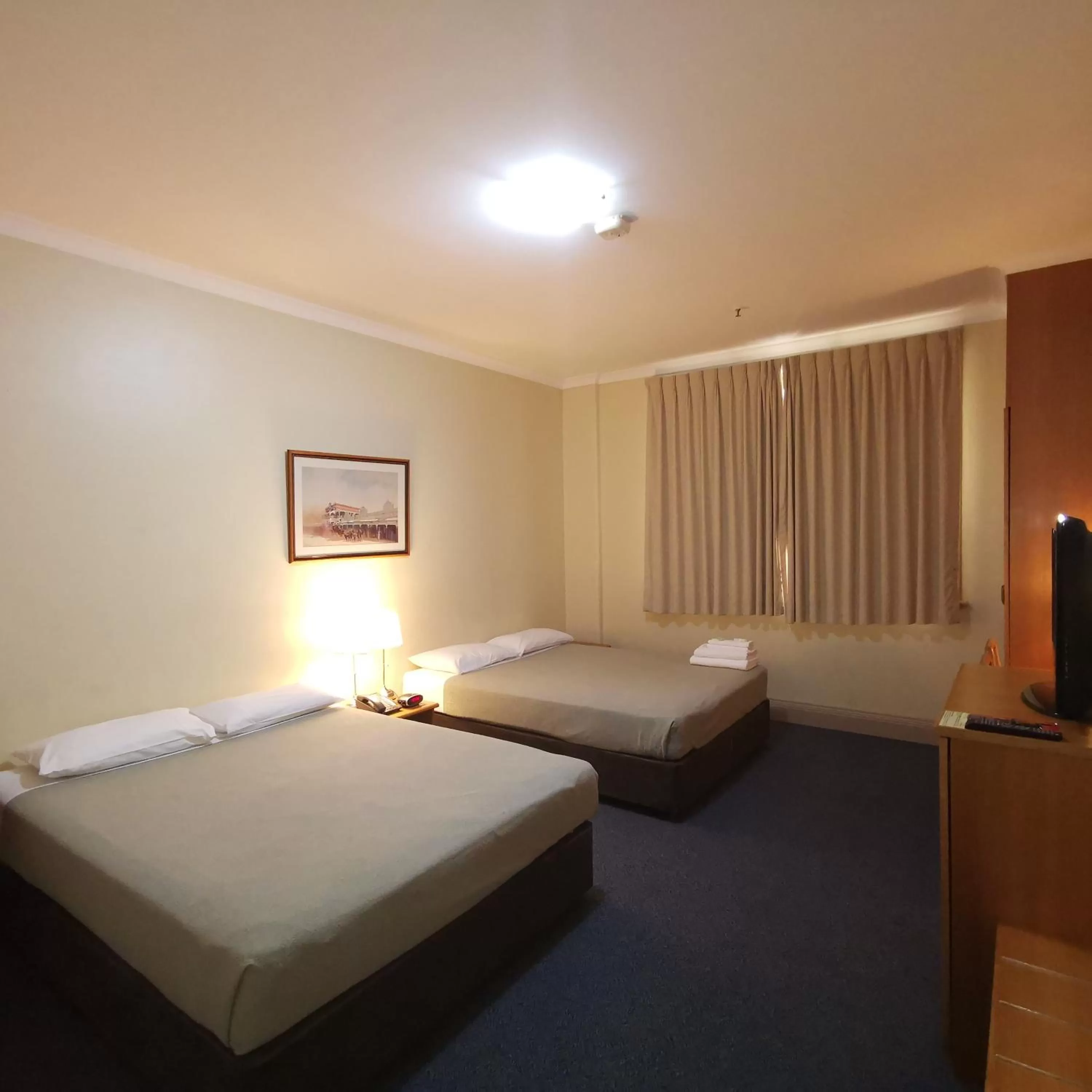 Standard Quadruple Room in Criterion Hotel Perth