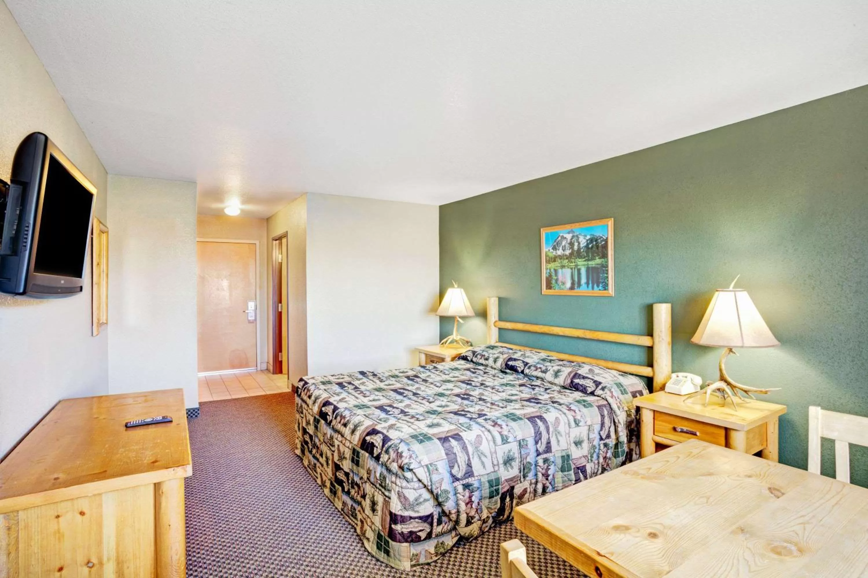 King Room - Smoking  in Topaz Lodge