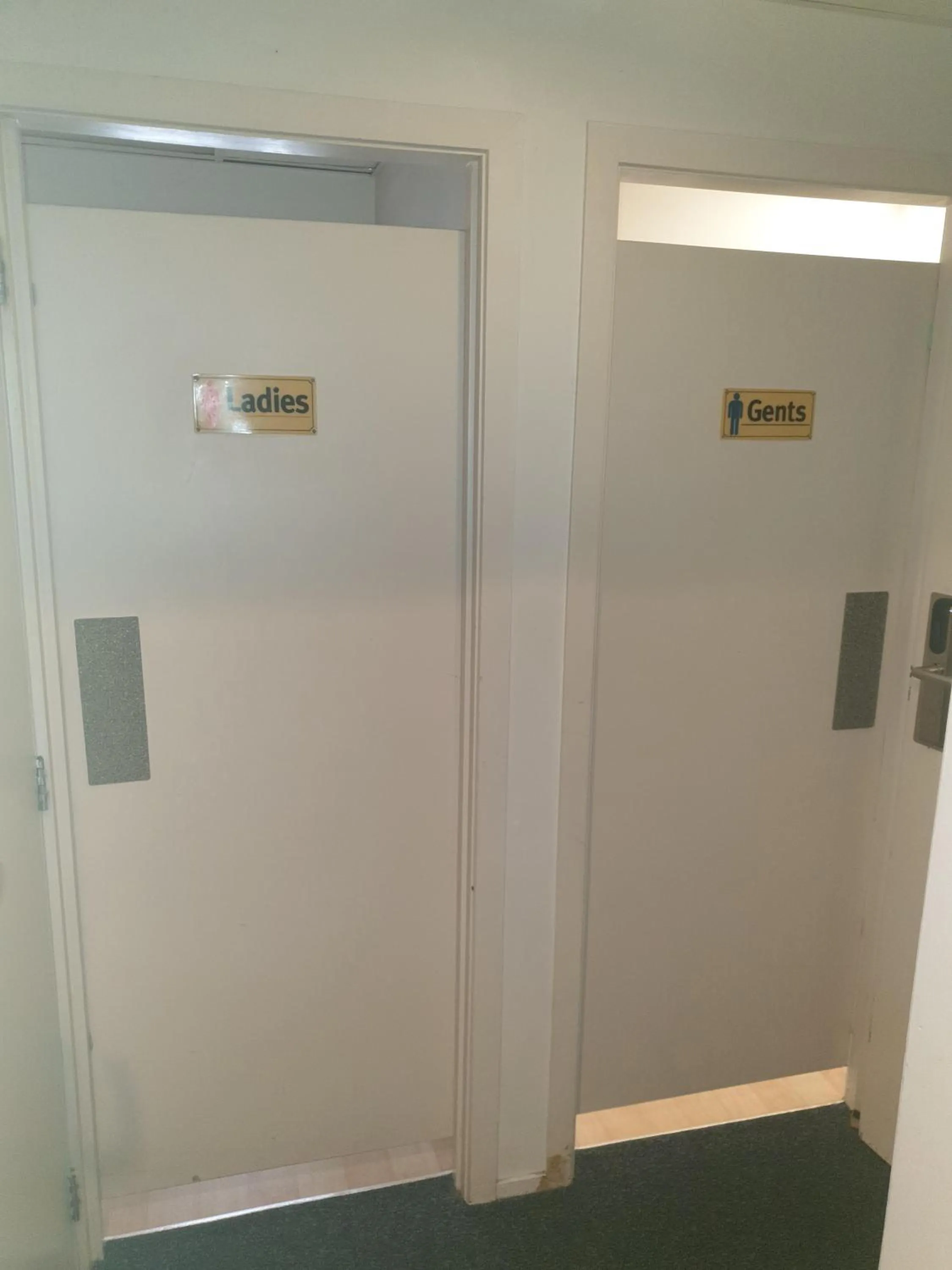 Triple Room in Backpackers Central Hamilton