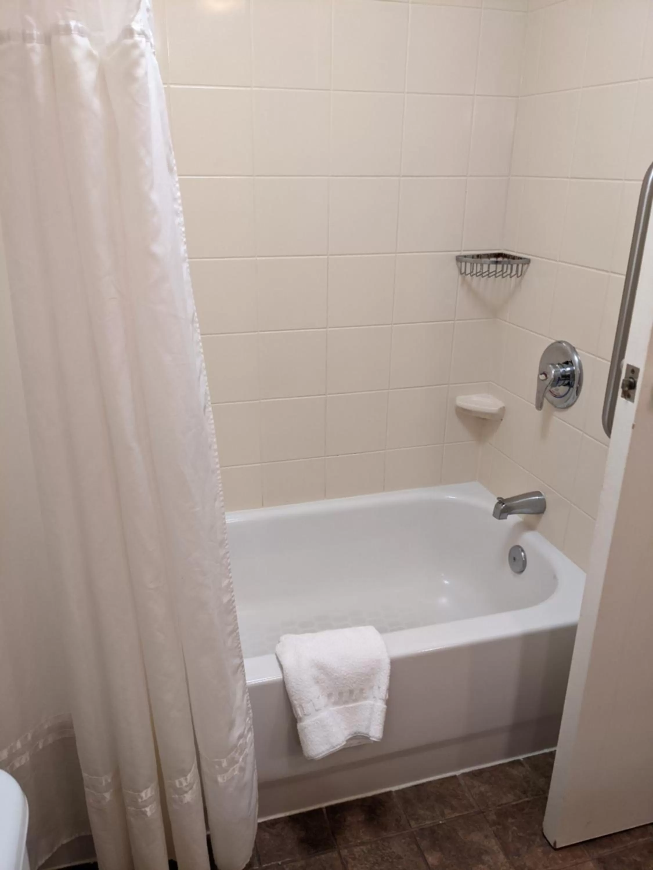 Standard King Room in Rod 'N' Reel Resort