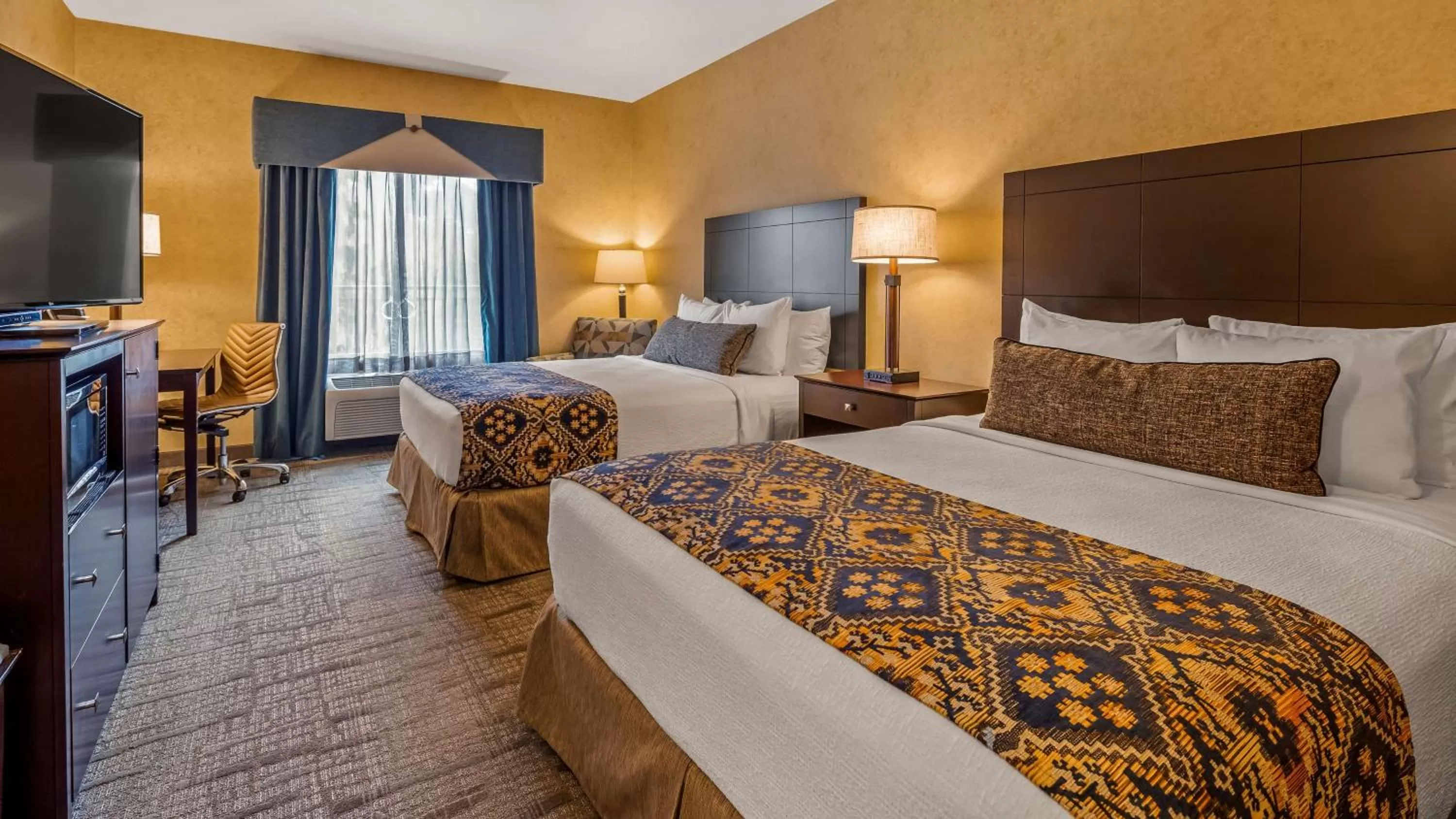 Queen Room with Two Queen Beds and Communication Assitance in Best Western Plus Ponderay Mountain Lodge Sandpoint