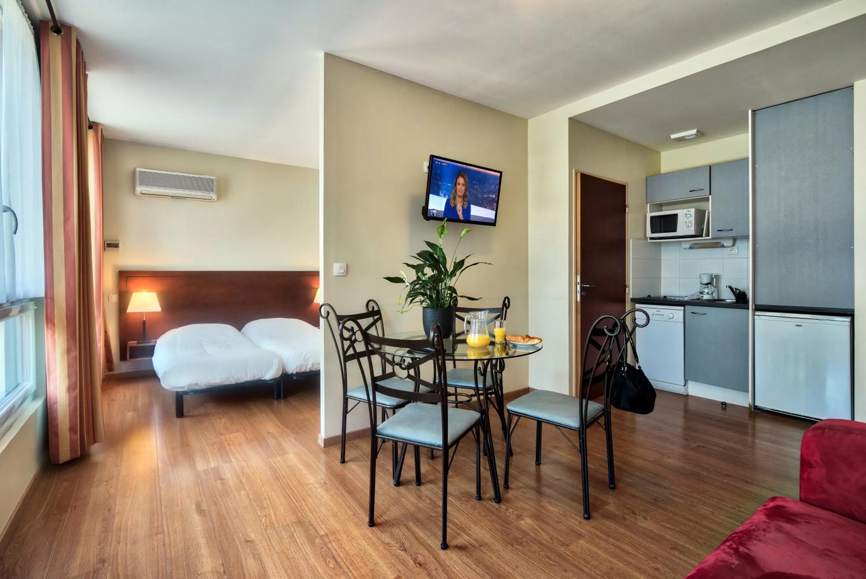 Superior Apartment (6 Adults) in Zenitude Hôtel-Résidences Les Jardins de Lourdes