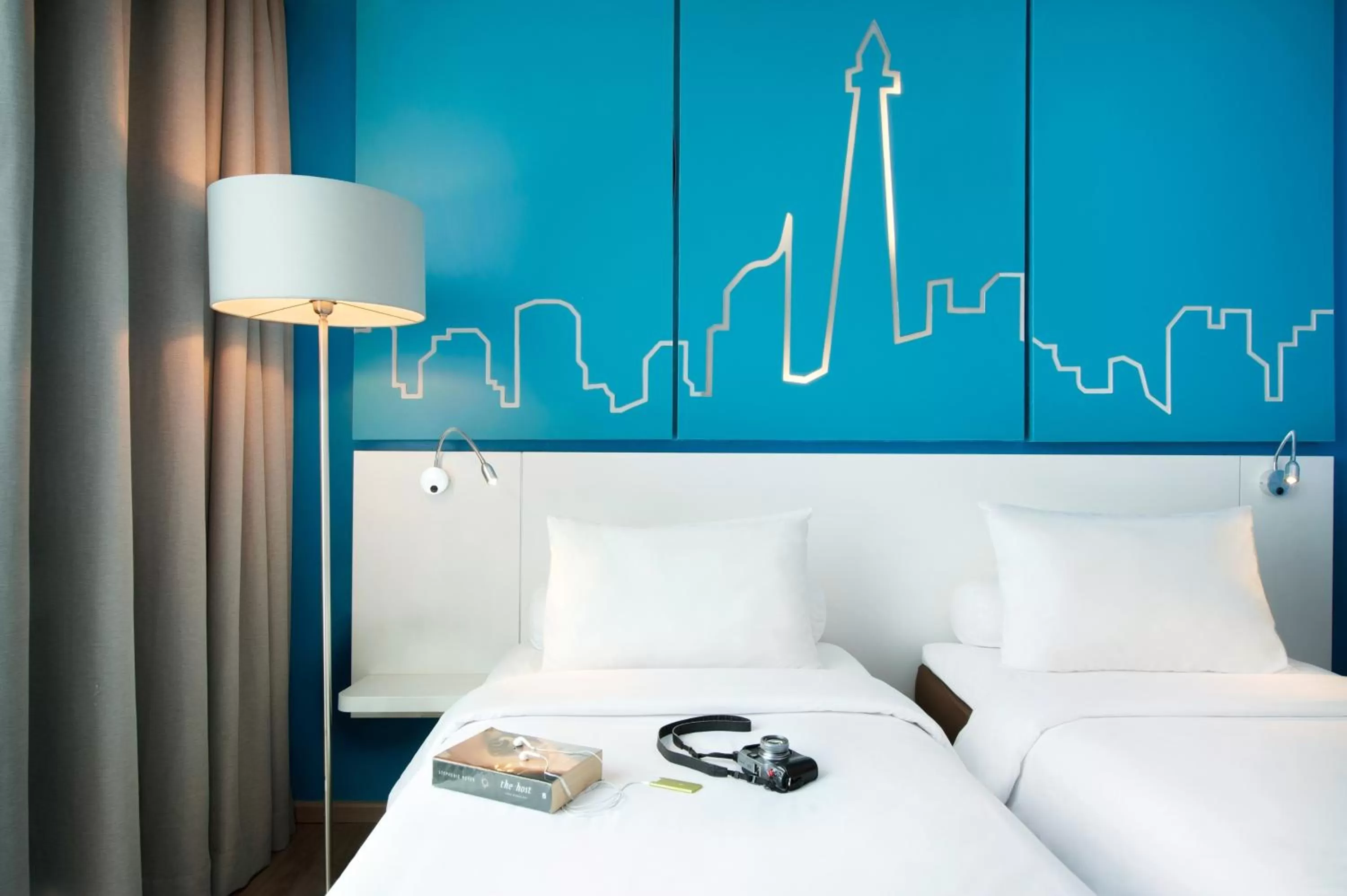 Superior Twin Room in All Seasons Jakarta Thamrin