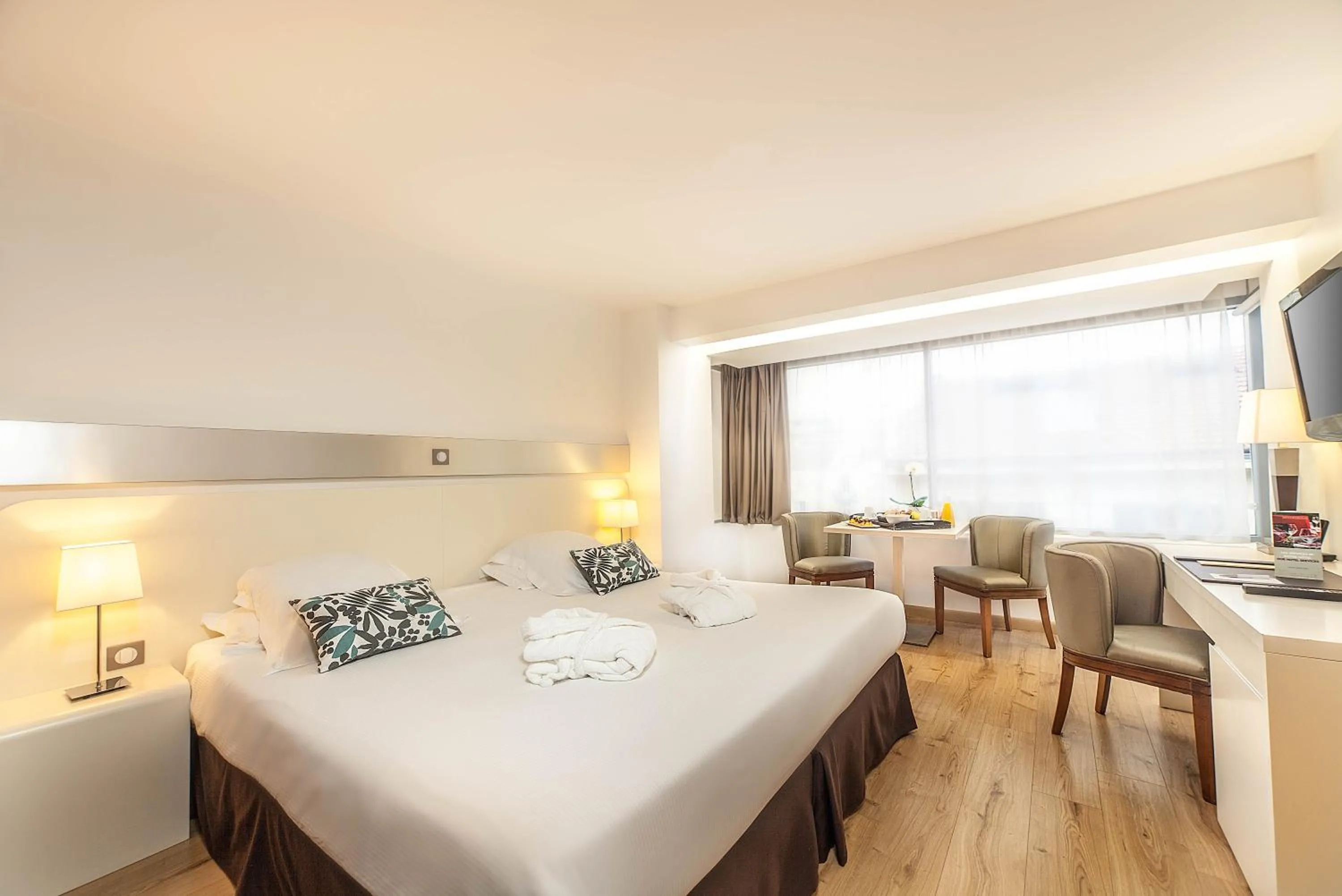Deluxe Double Room with Free Spa Access in Hôtel Montaigne & Spa - Cannes Centre