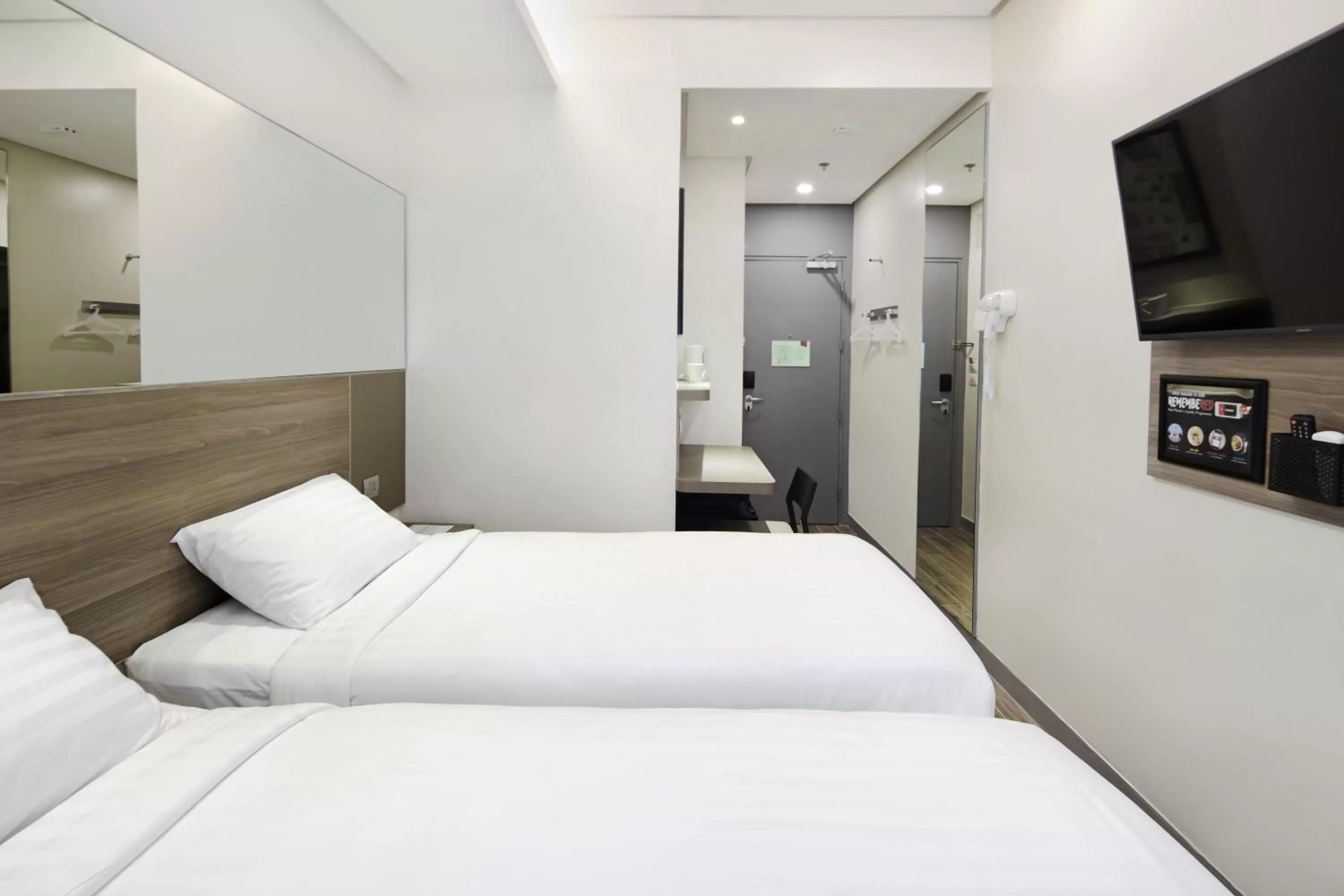 Twin Room in Red Planet Cubao Aurora Boulevard