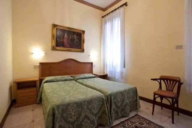 Classic Double or Twin Room in Hotel Florida