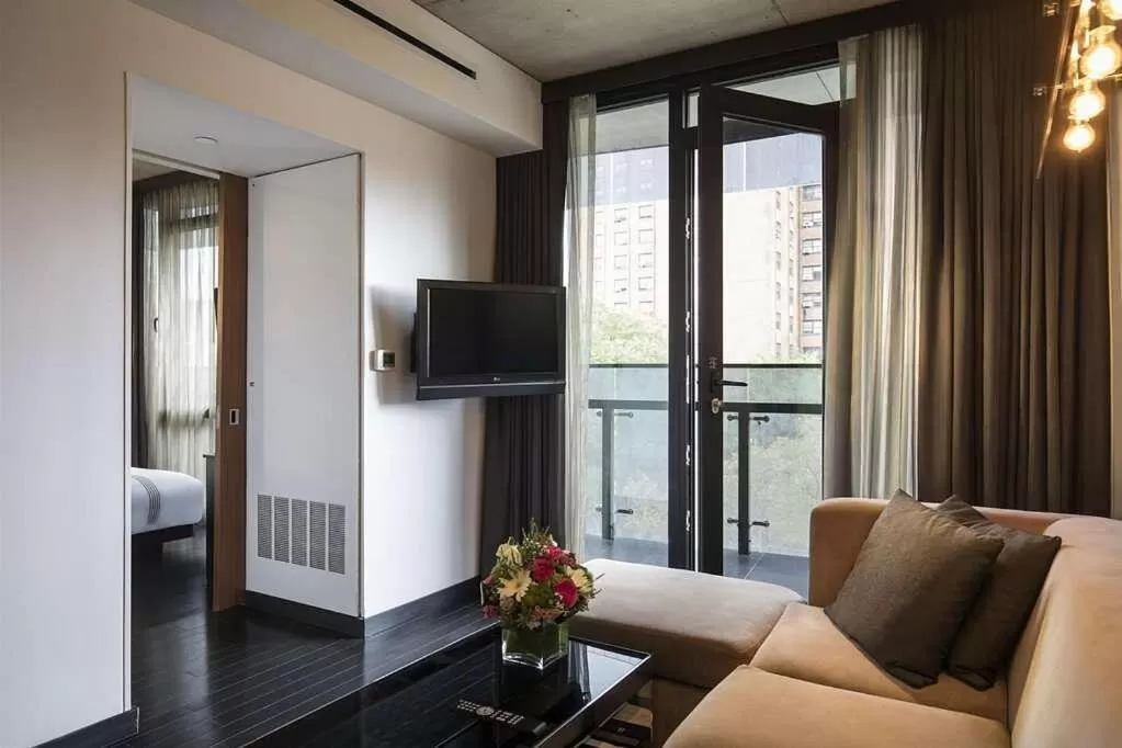 Allen Suite in Sixty LES