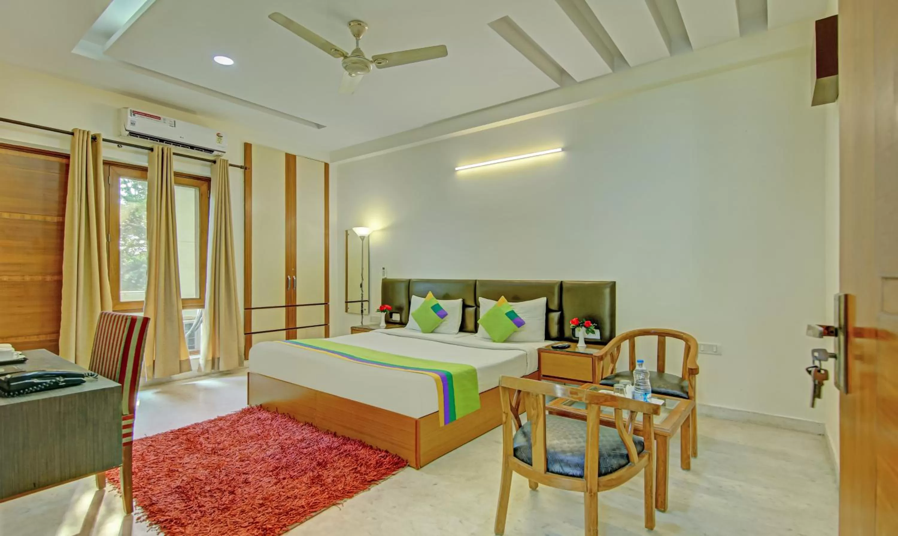 [Sanitized] Deluxe Double Room - single occupancy in Itsy Hotels Swastika Inn Sector 26