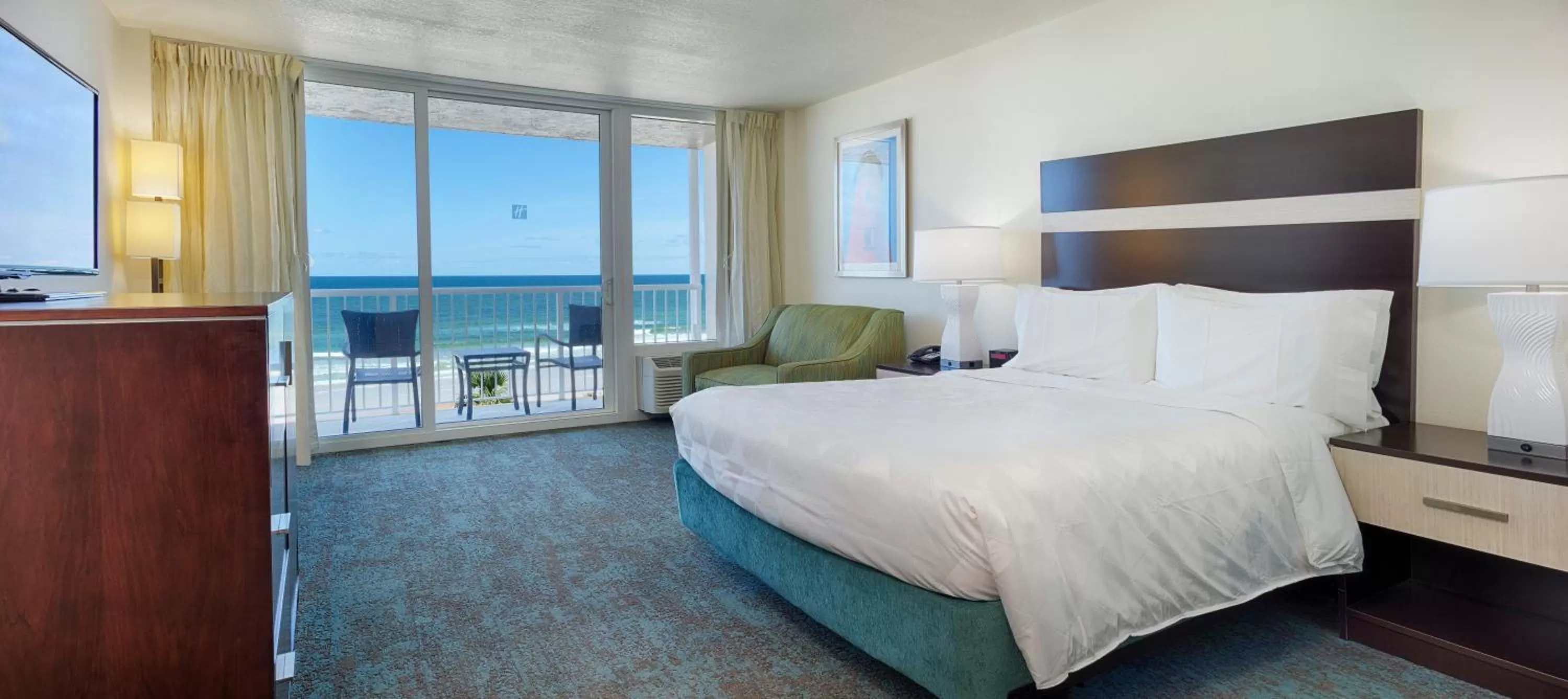 Queen Room with Mobility Accessible Roll-In Shower - Non-Smoking in Holiday Inn Resort Daytona Beach Oceanfront by IHG