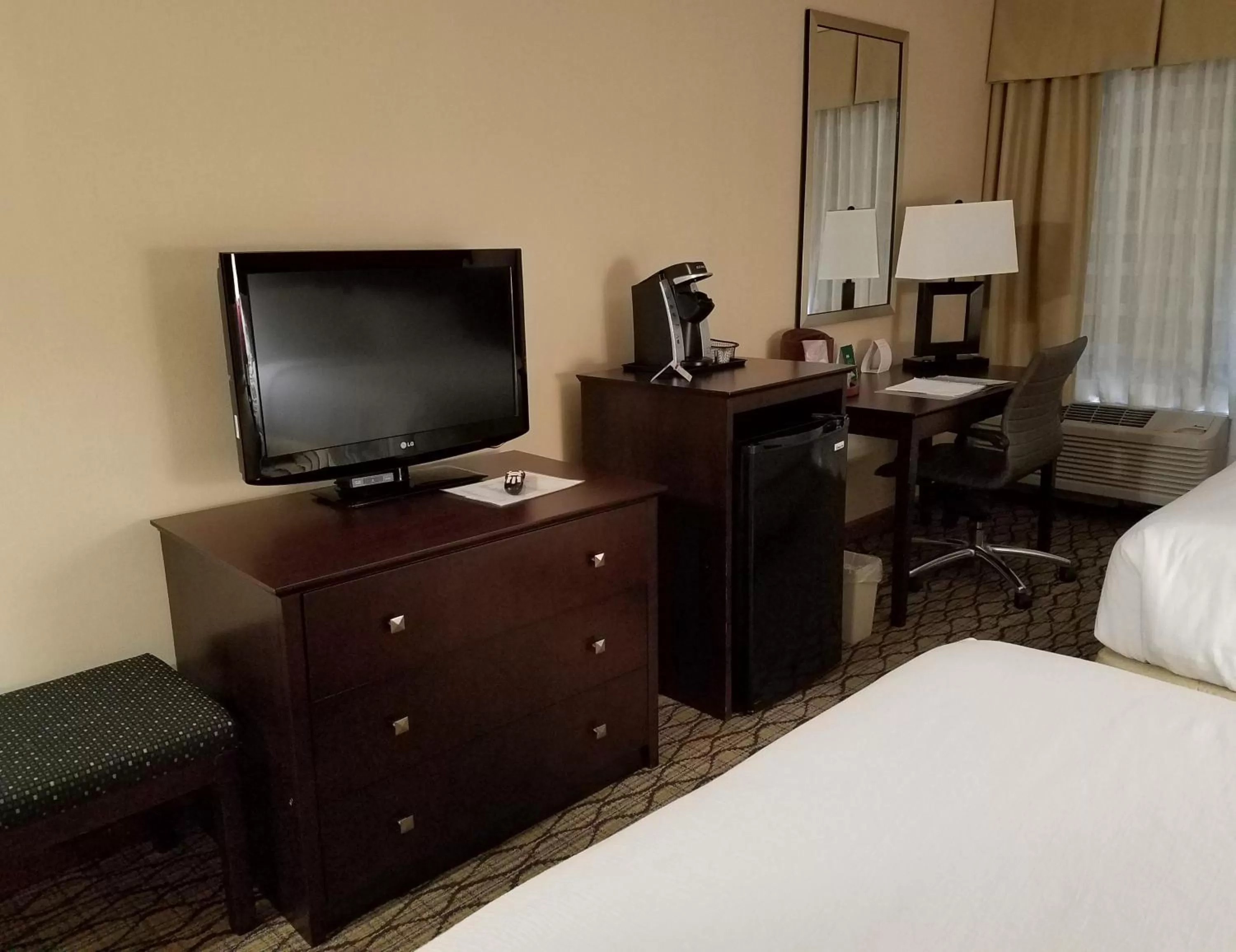 Standard Room with Two Queen Beds in Holiday Inn Johnson City by IHG