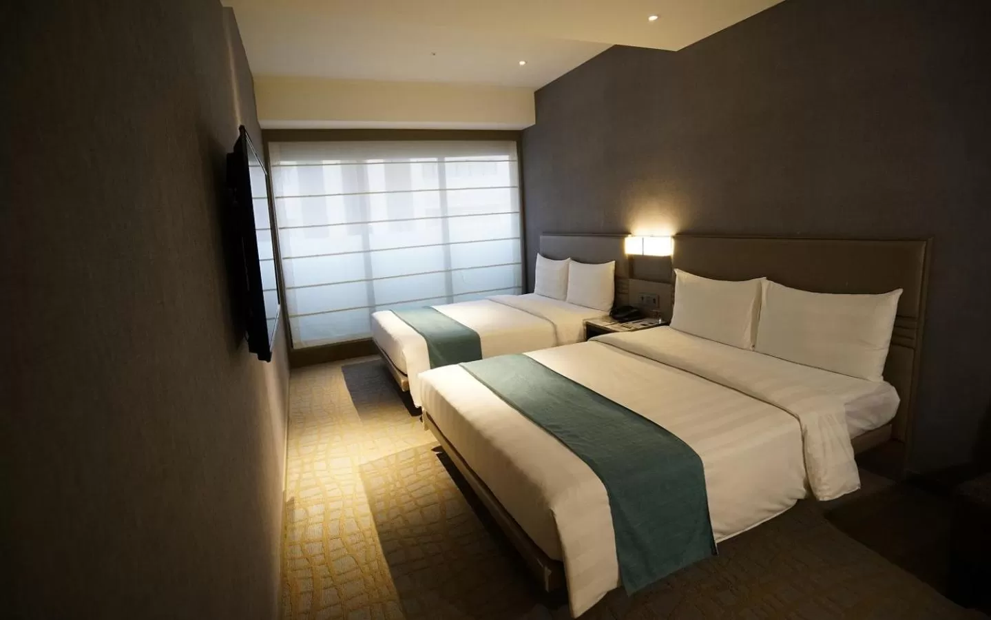 Deluxe Family Room with City View in Hotel Midtown Richardson