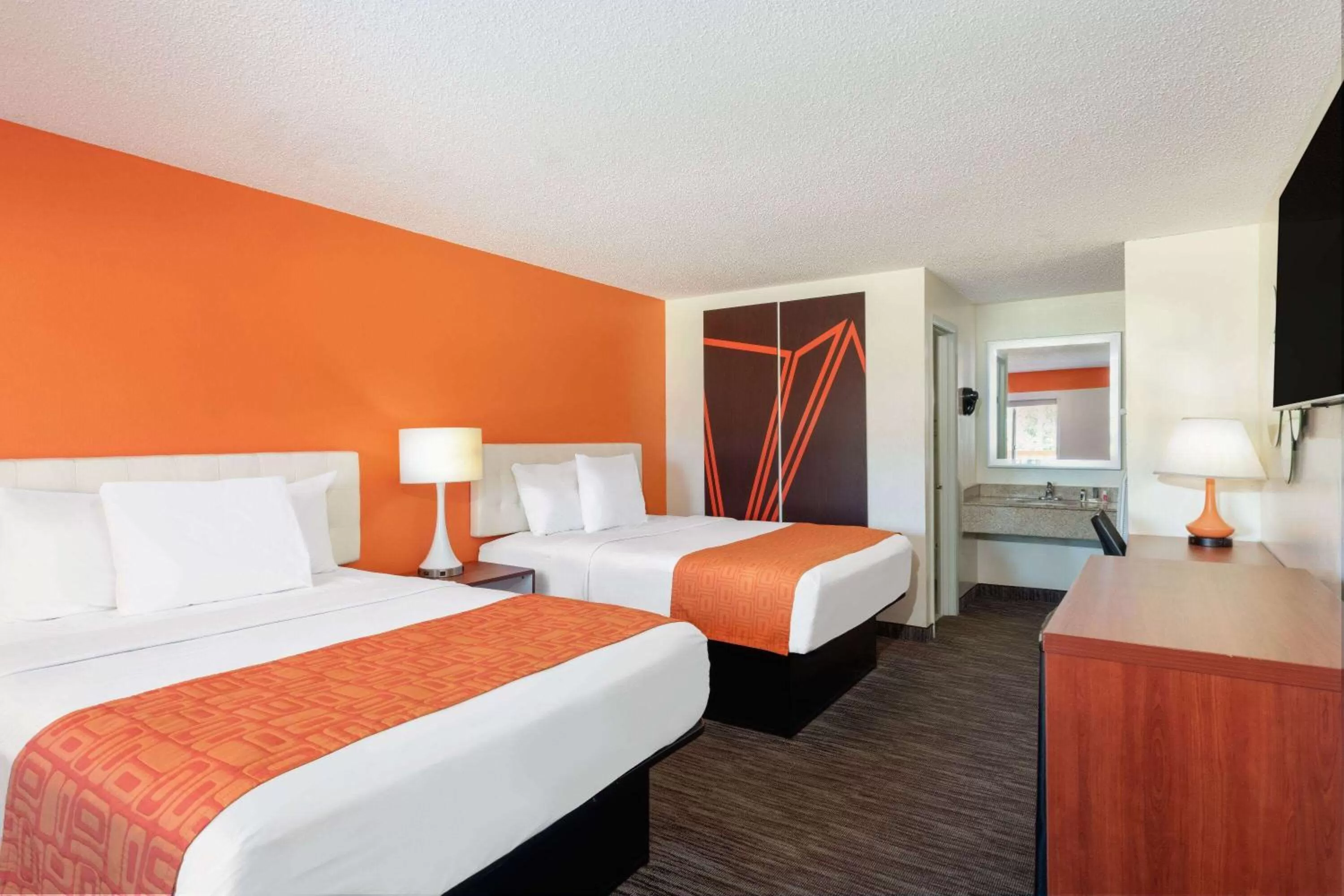 Queen Room with Two Queen Beds - Smoking in Howard Johnson by Wyndham Vero Beach/I-95