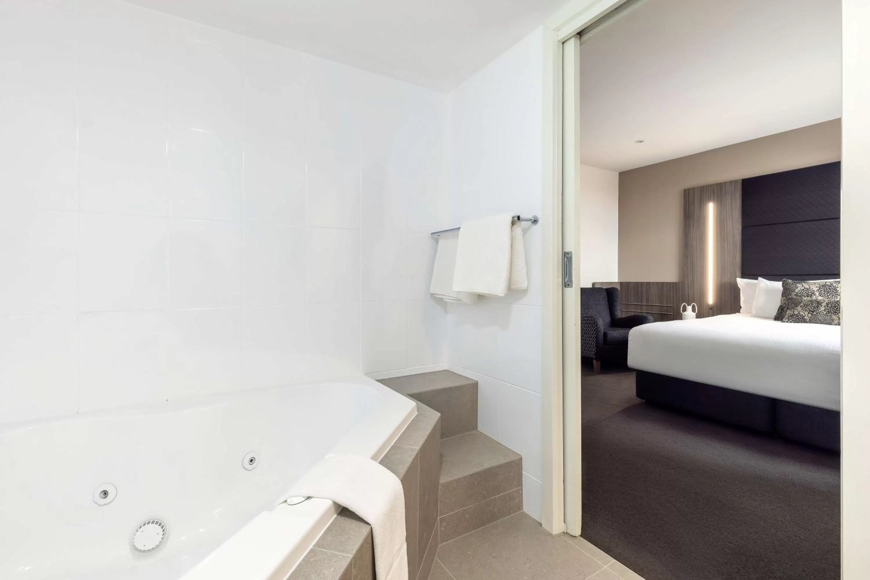 King Spa Room in Rydges South Park Adelaide