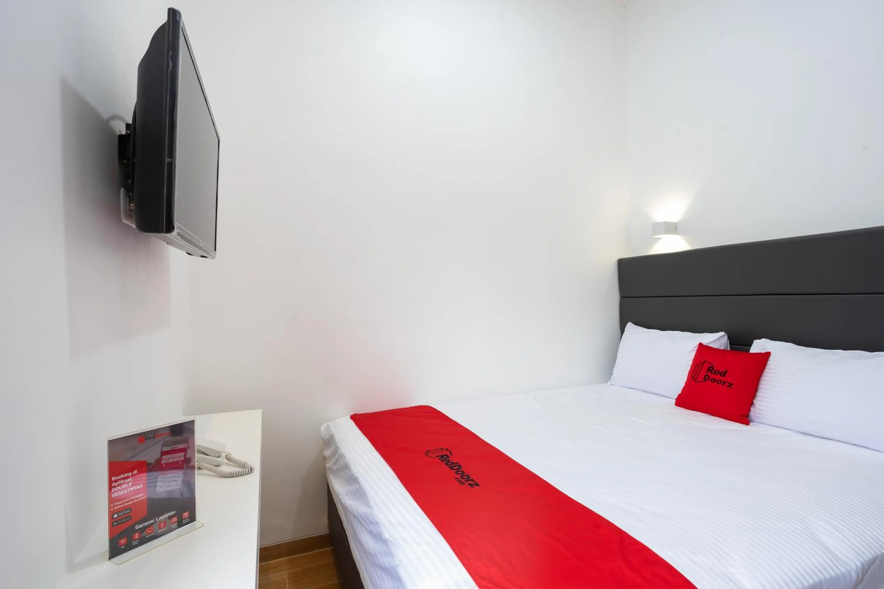 Double Room in RedDoorz Plus @ Danau Sunter Utara