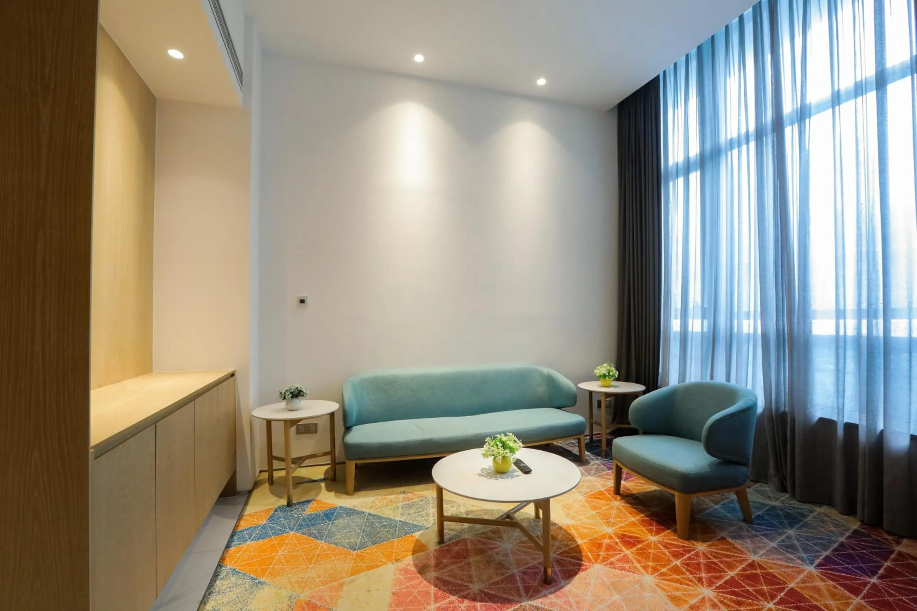 King Suite in Holiday Inn Express Shanghai Songjiang Fangta by IHG