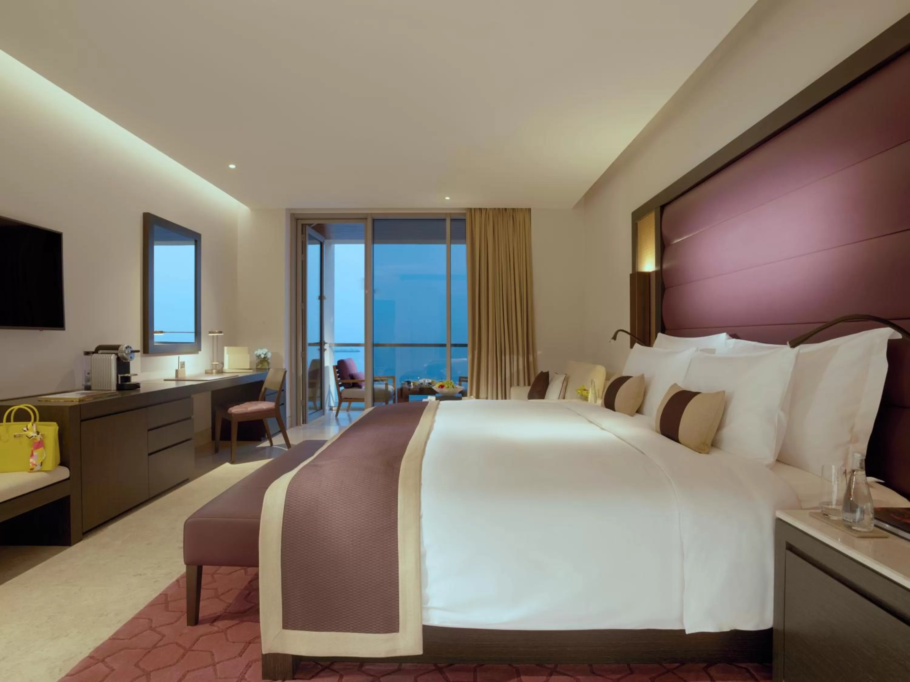 Deluxe Sea View King - single occupancy in Kempinski Hotel Muscat