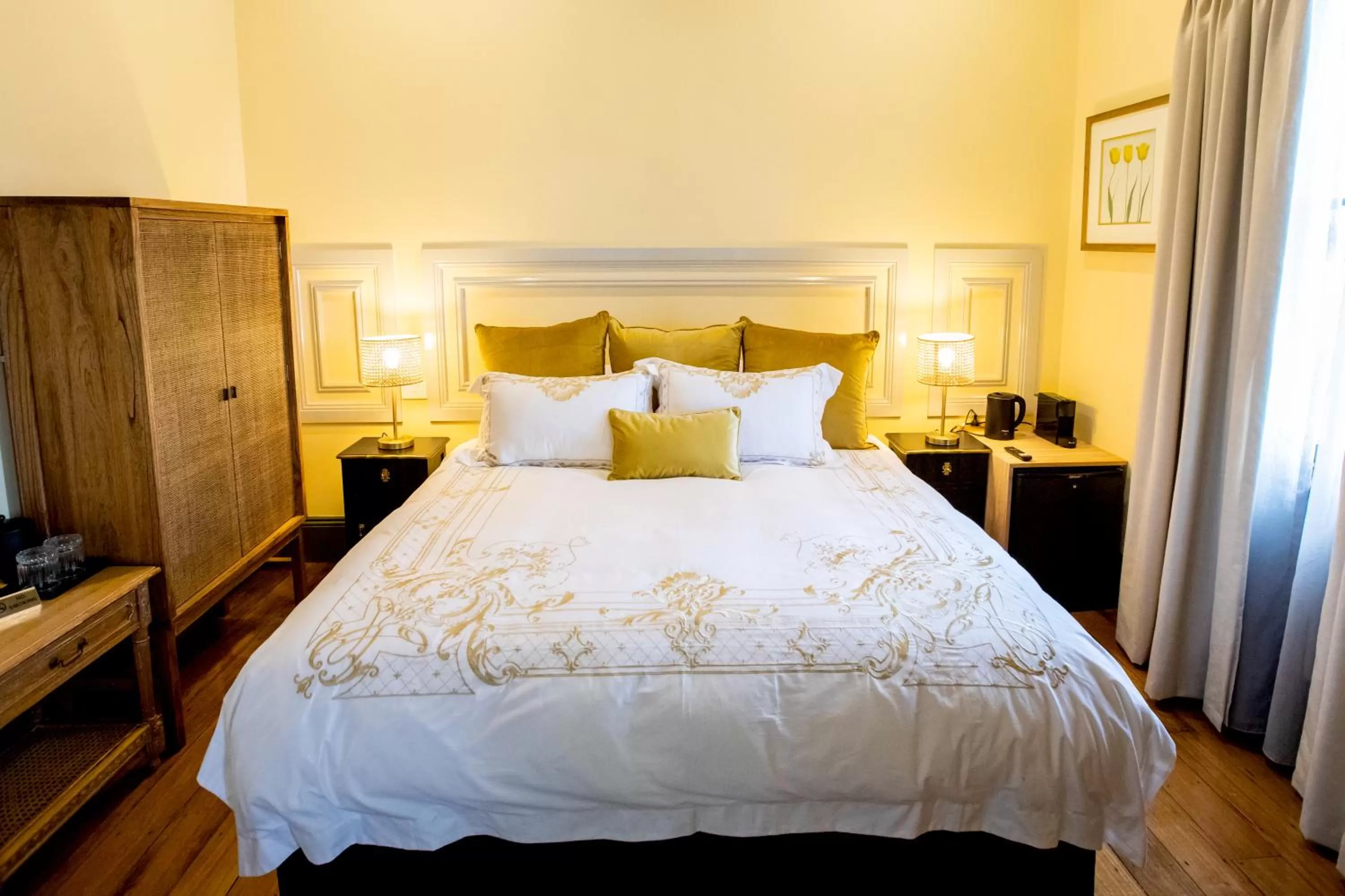 King Room with Balcony in Hotel Australasia