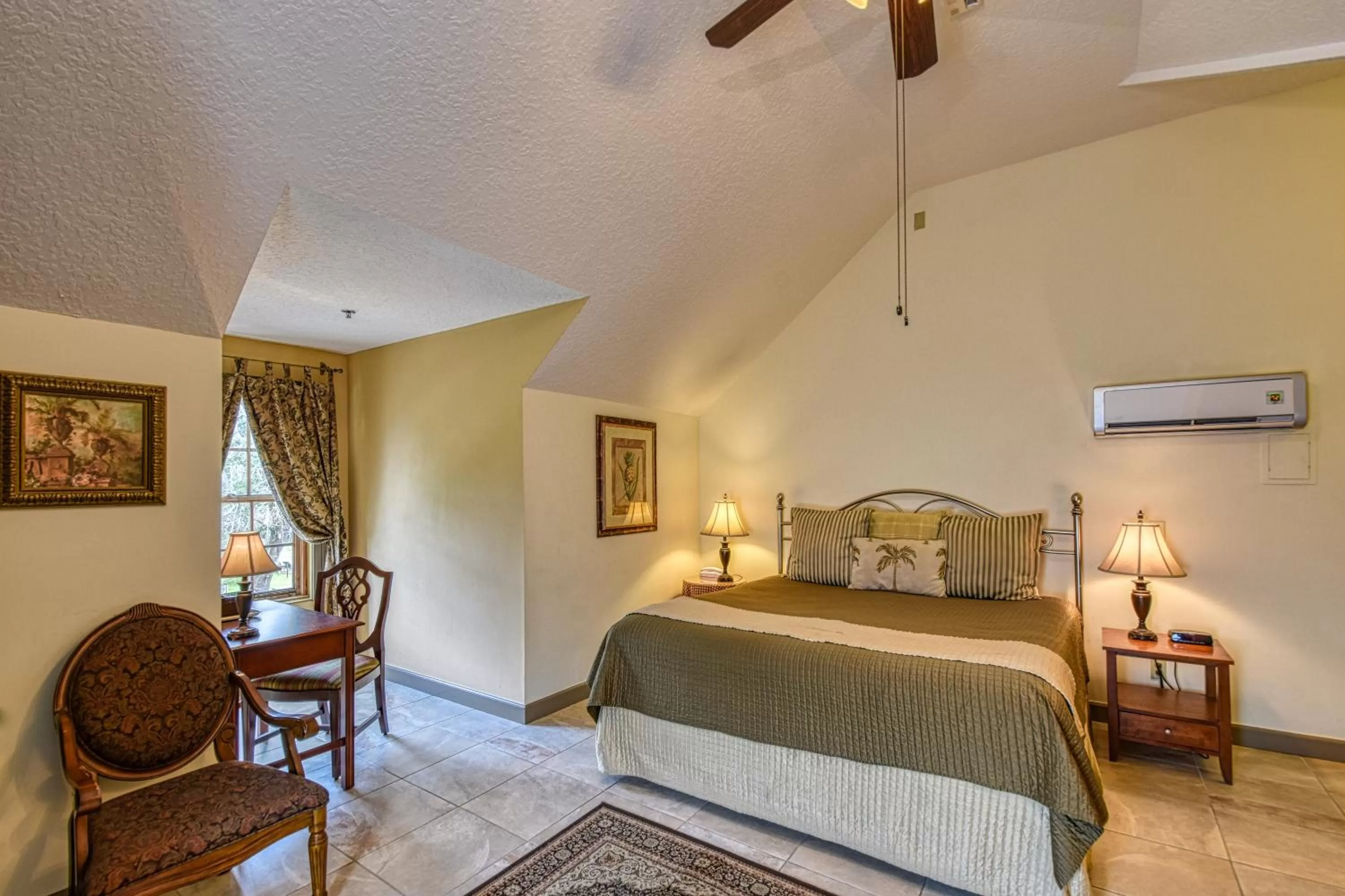 Standard King Room in St George Inn - Saint Augustine