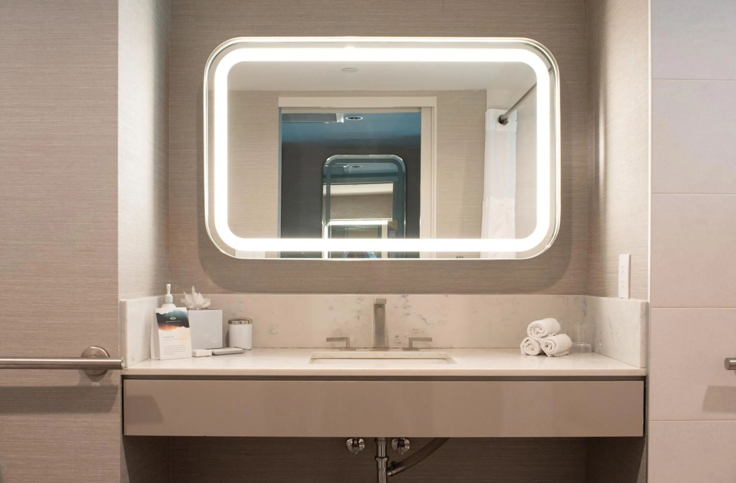 Accessible Garden Premium King in Mountain Shadows Resort Scottsdale