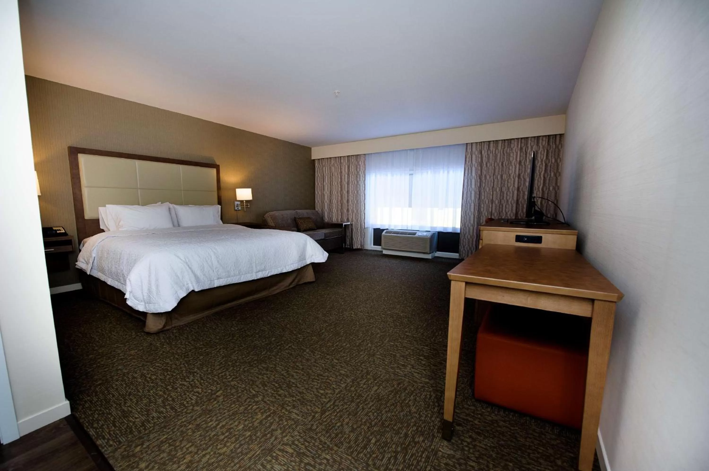 King Room with Sofa Bed - Non-Smoking in Hampton Inn & Suites Truro, NS