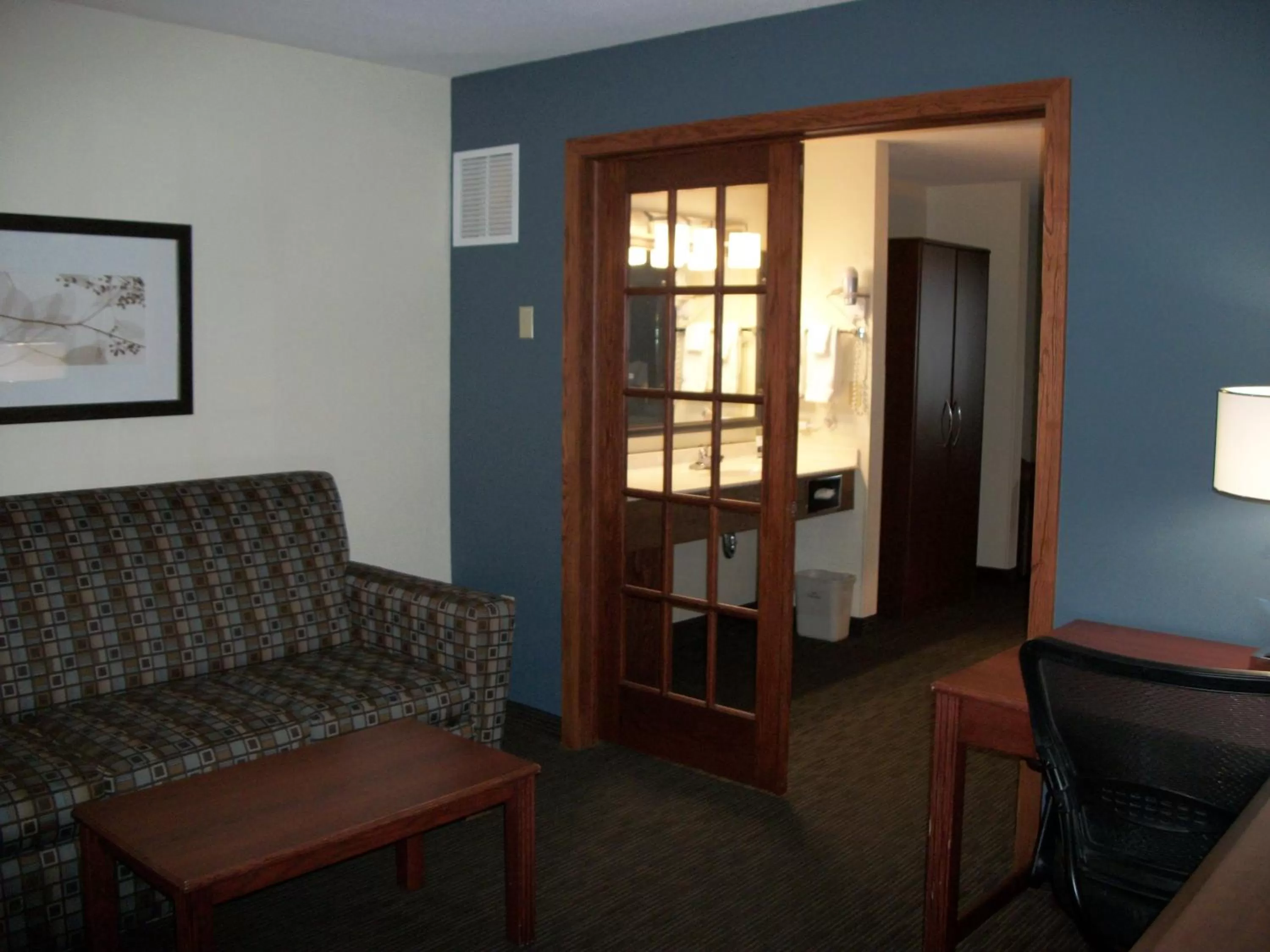 Superior King Suite - Non-Smoking in AmericInn by Wyndham Beulah