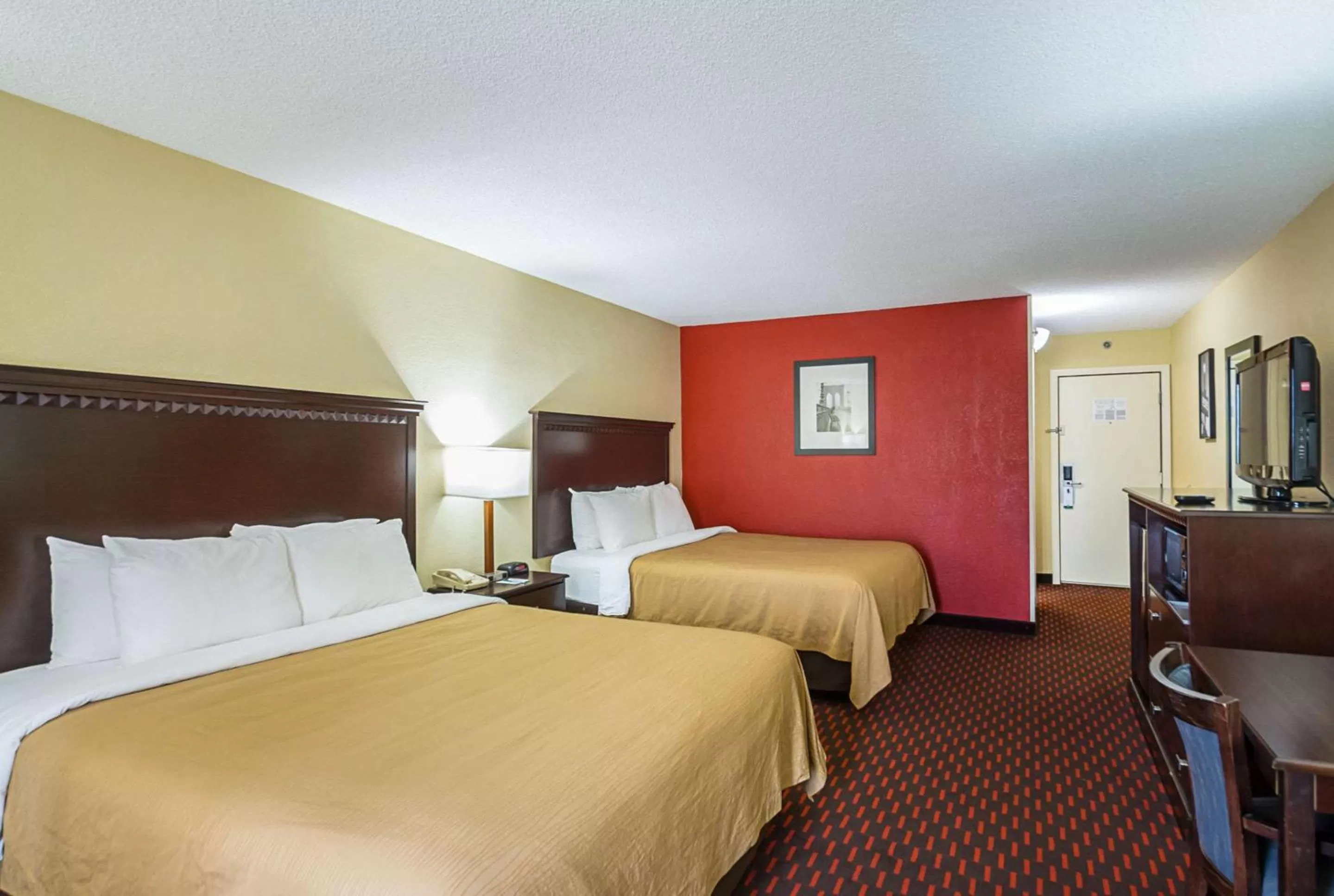 Queen Room with Two Queen Beds - Non-Smoking in Quality Inn & Suites Hagerstown