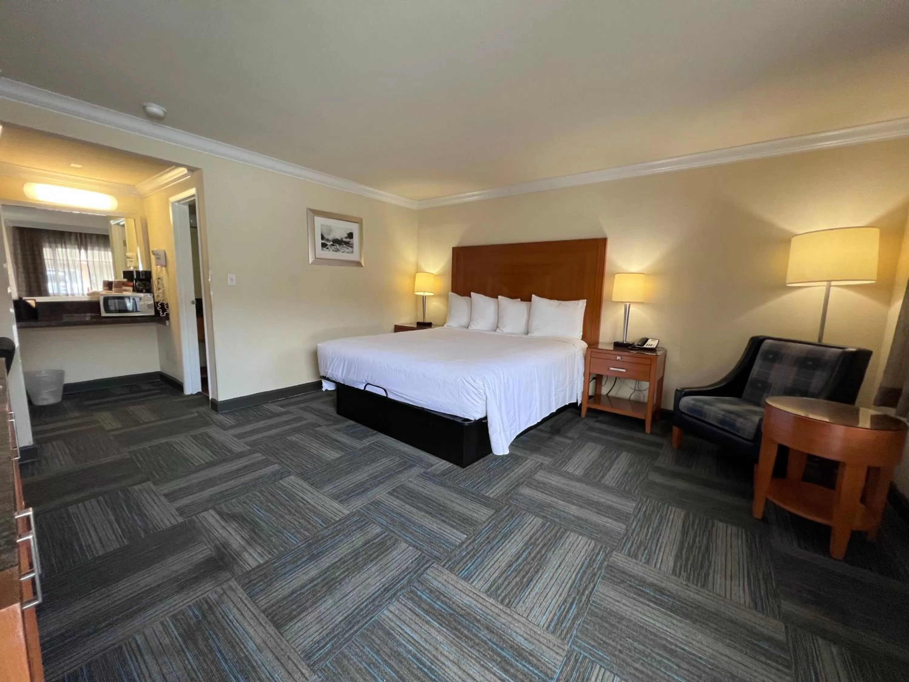 King Room - Disability Access in Inn at San Luis Obispo