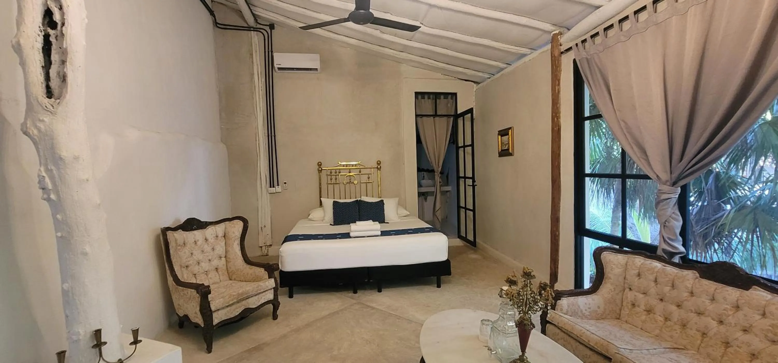 Superior King size with Balcony in Casa Ambar Tulum - Great location and access to a Private Cenote & Beach 2 Km Away - Adults Only