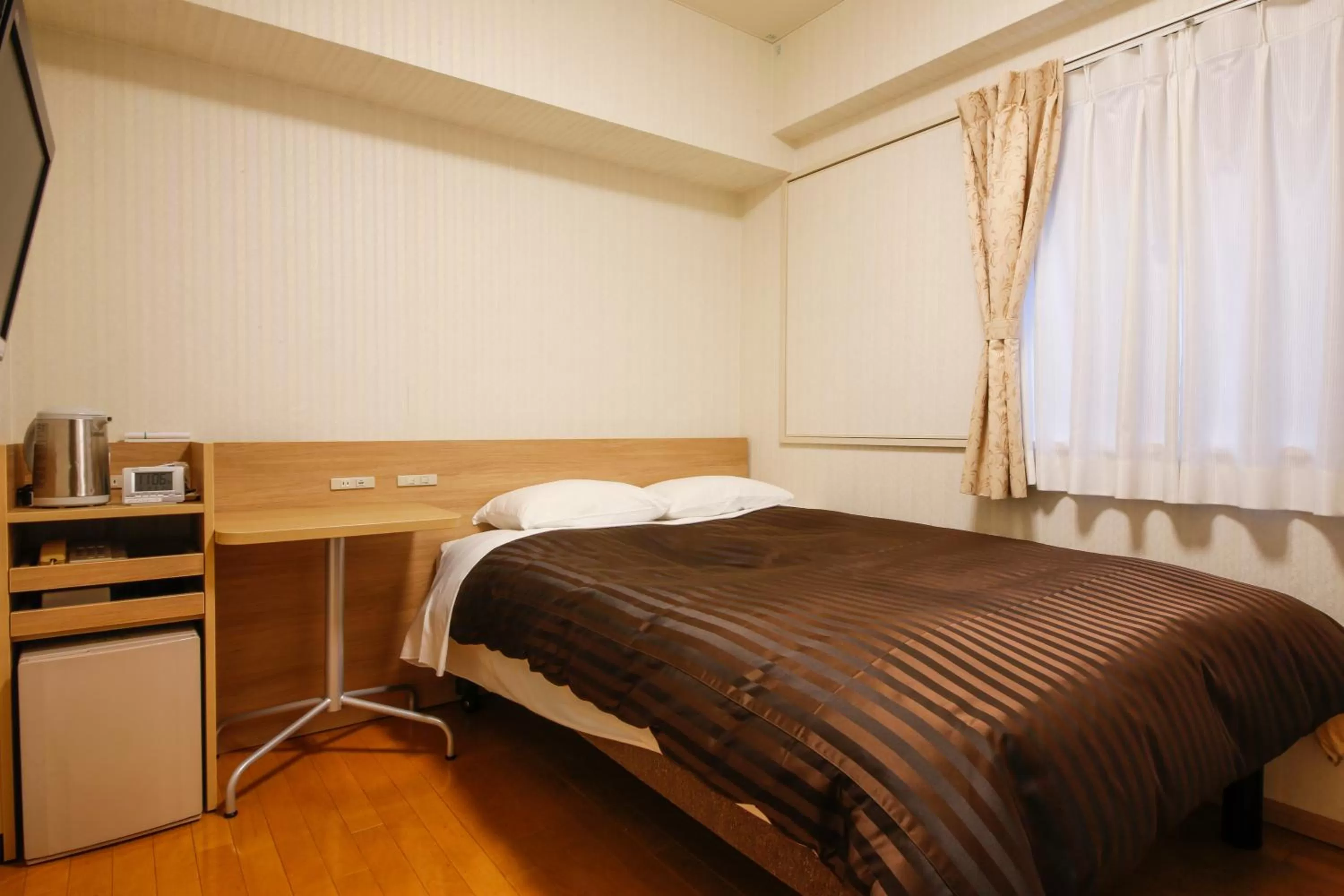 Small Double Room - Smoking in Hotel Sunlife