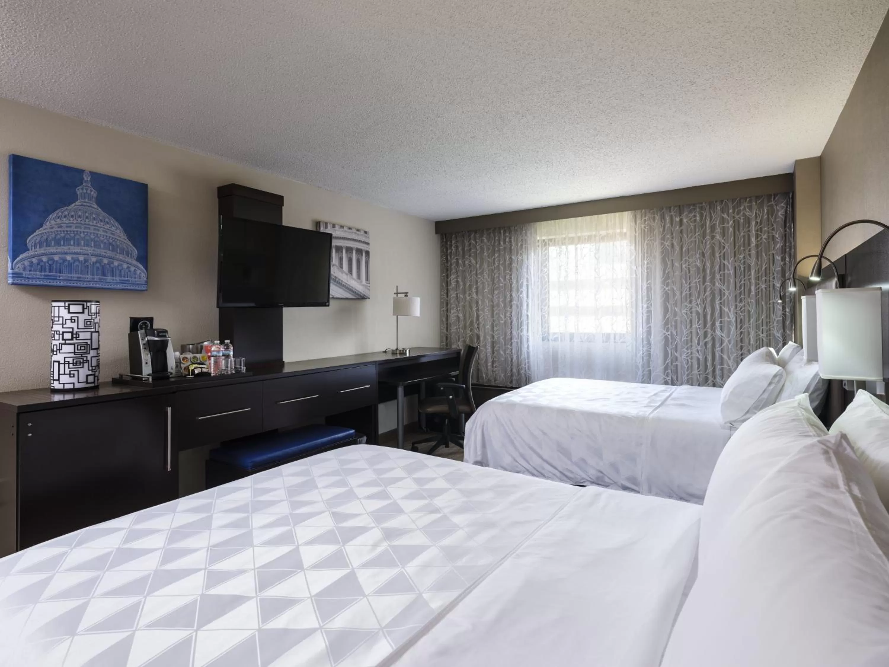 Standard Queen Room with Two Queen Beds in Holiday Inn Washington Capitol-National Mall by IHG