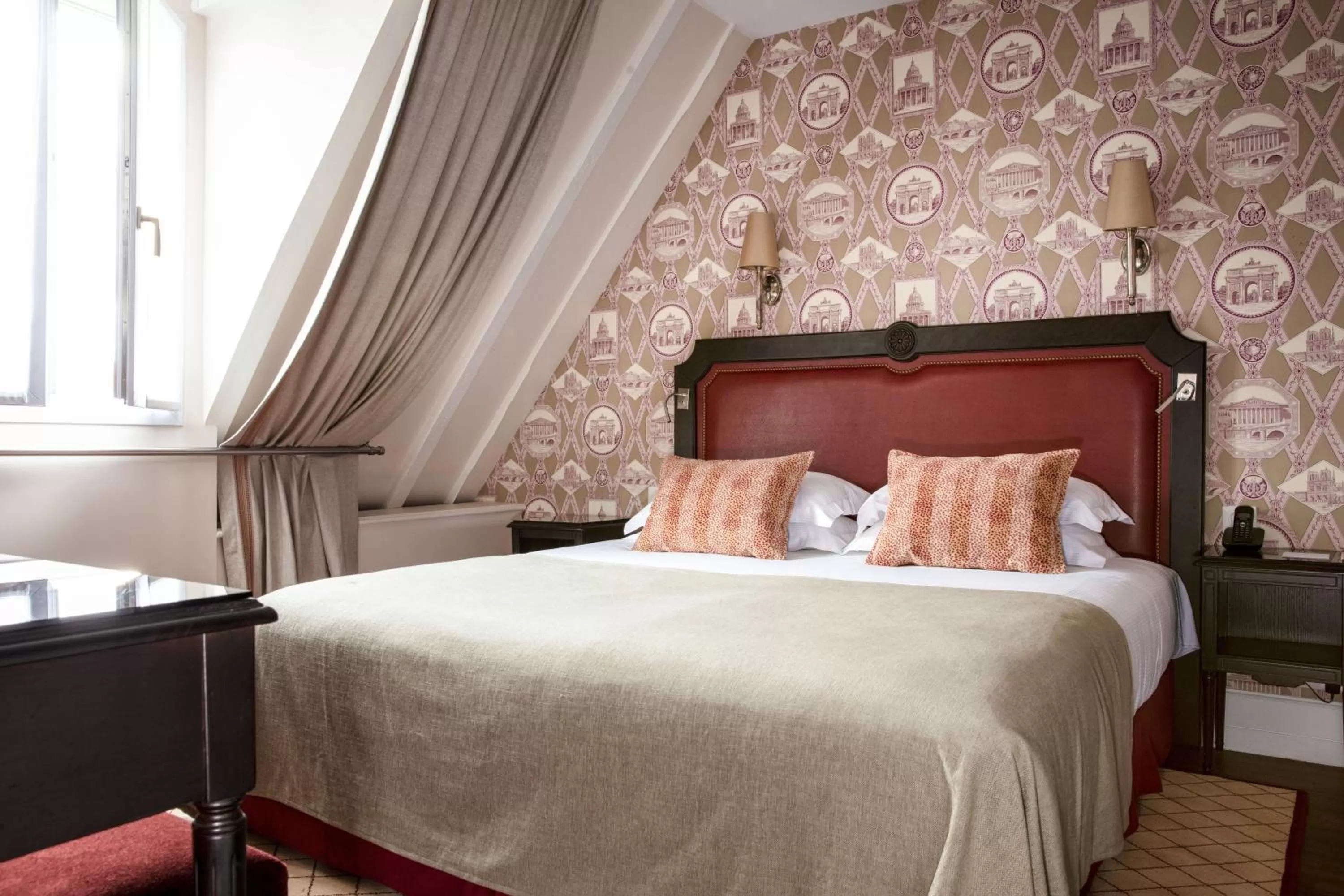 Triple Room in Hôtel Serotel Lutèce