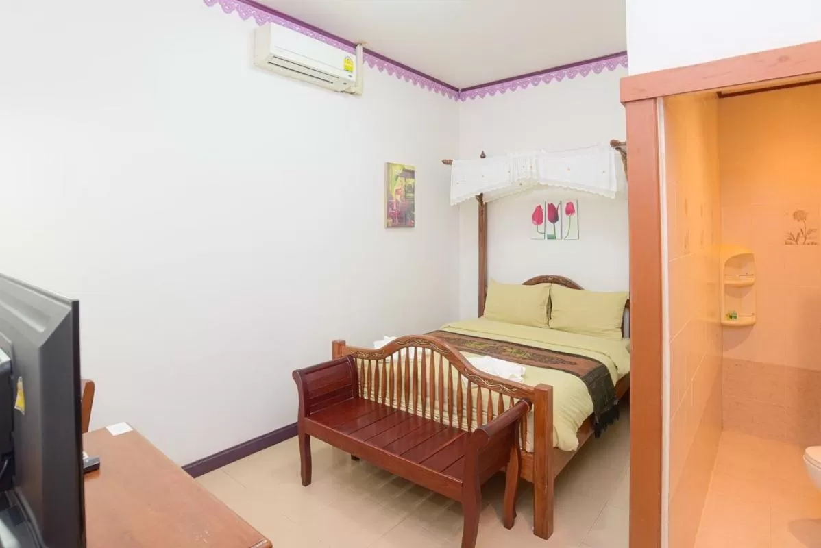 Standard Double Room - No Window in Ban Ao Thong