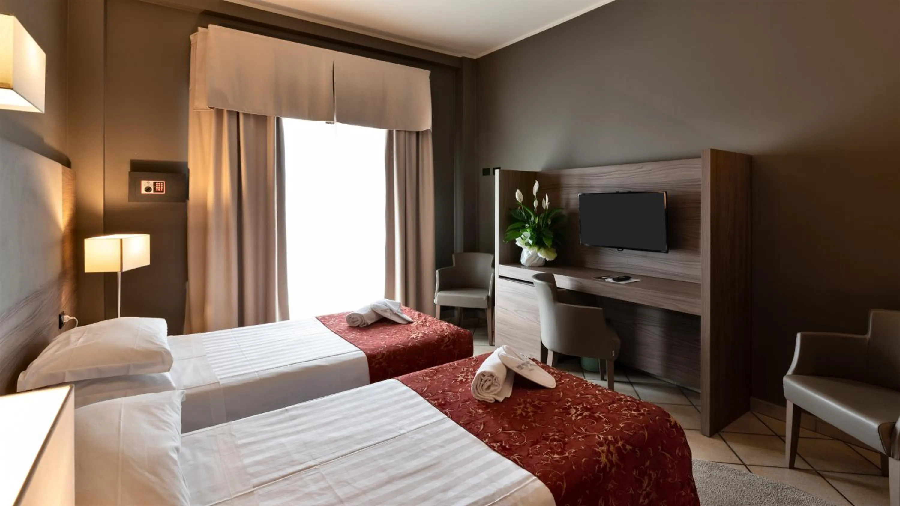 Twin Room in Hotel Sunflower