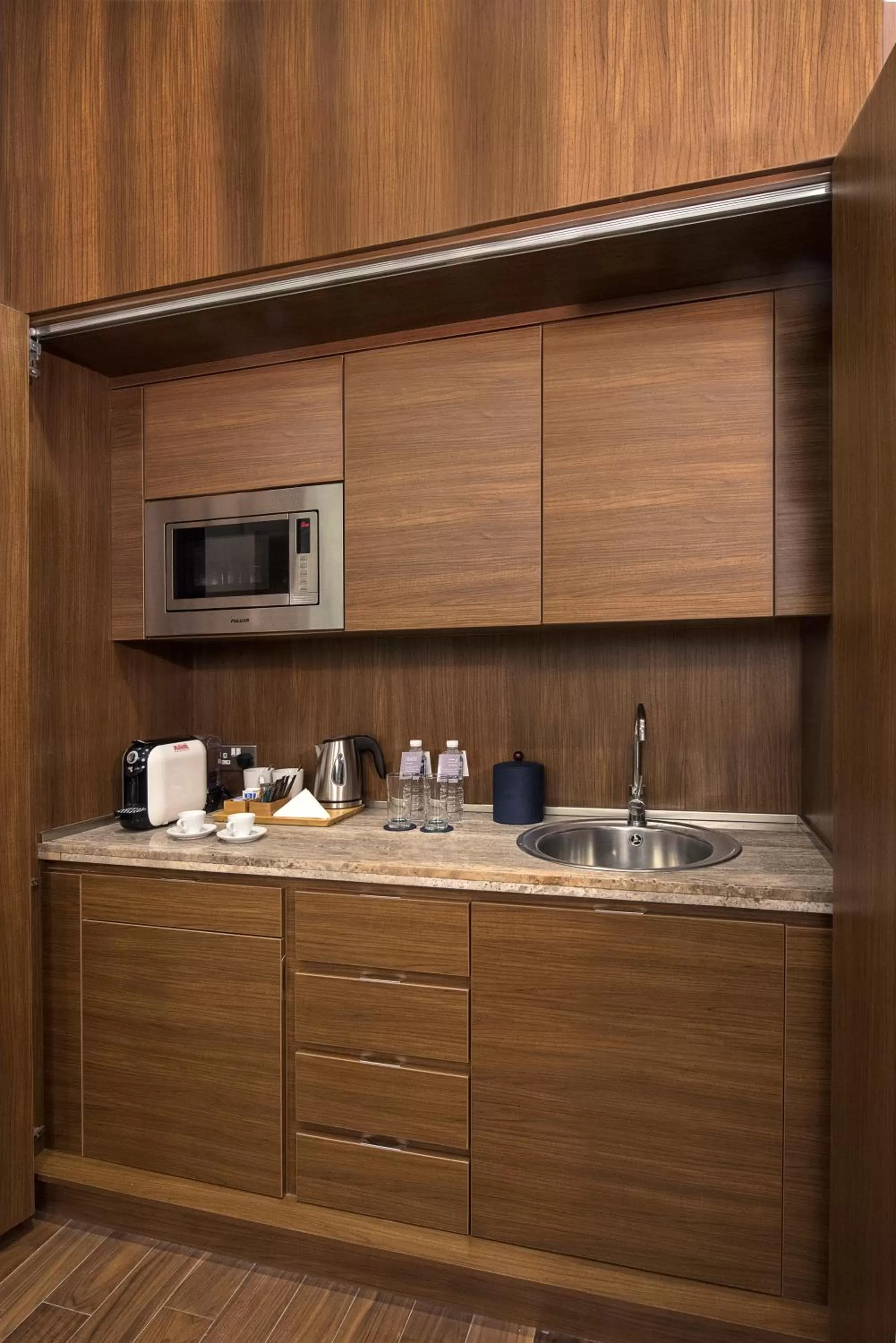 King Junior Suite - Smoking in Wyndham Grand Manama