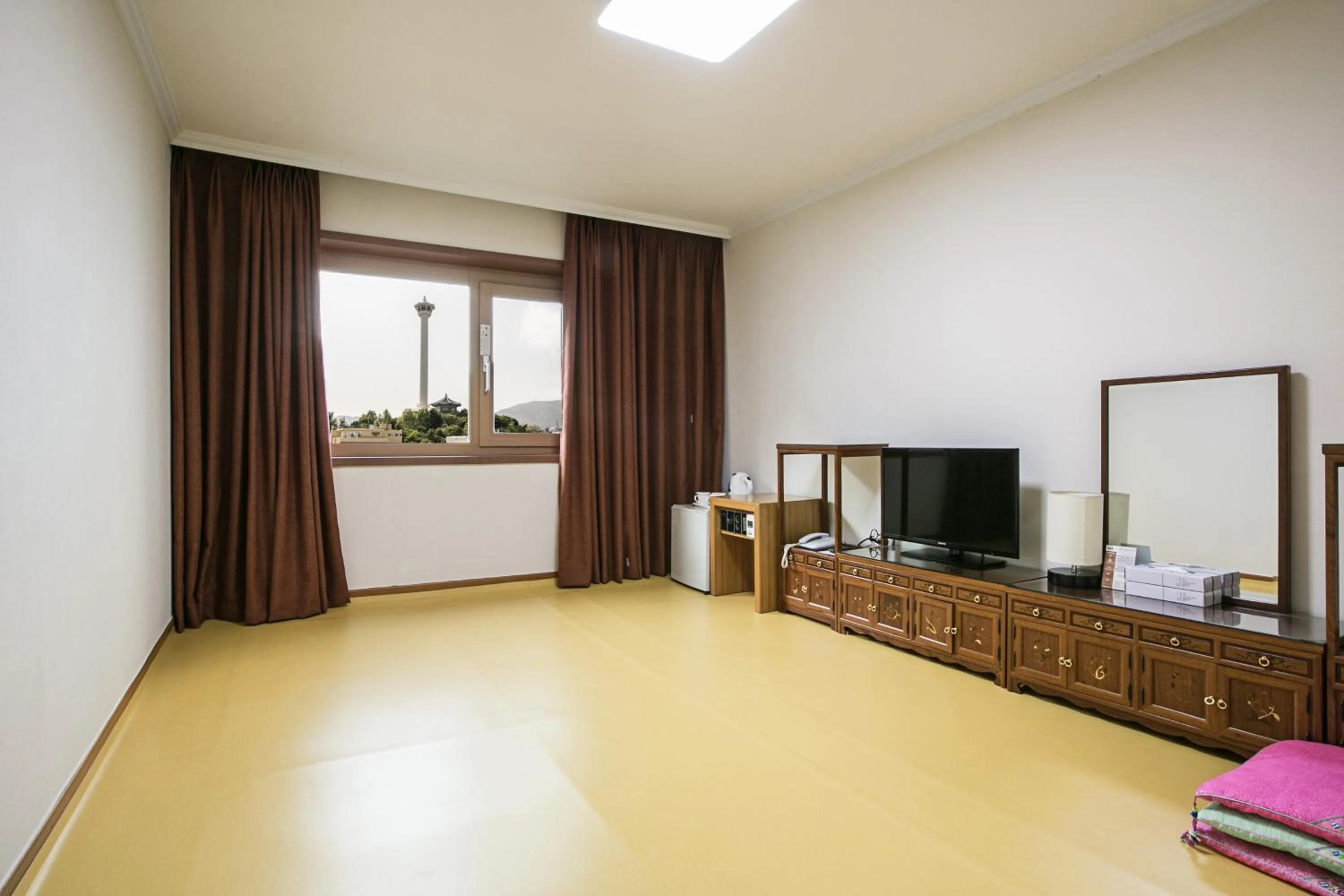 Room Selected at Check-In in Busan Tourist Hotel