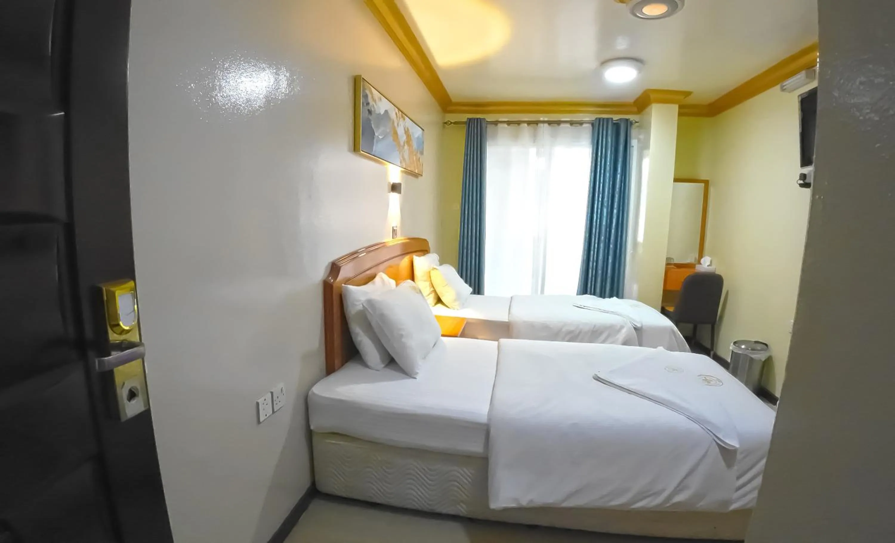 Twin Room in Maaeen Hotel