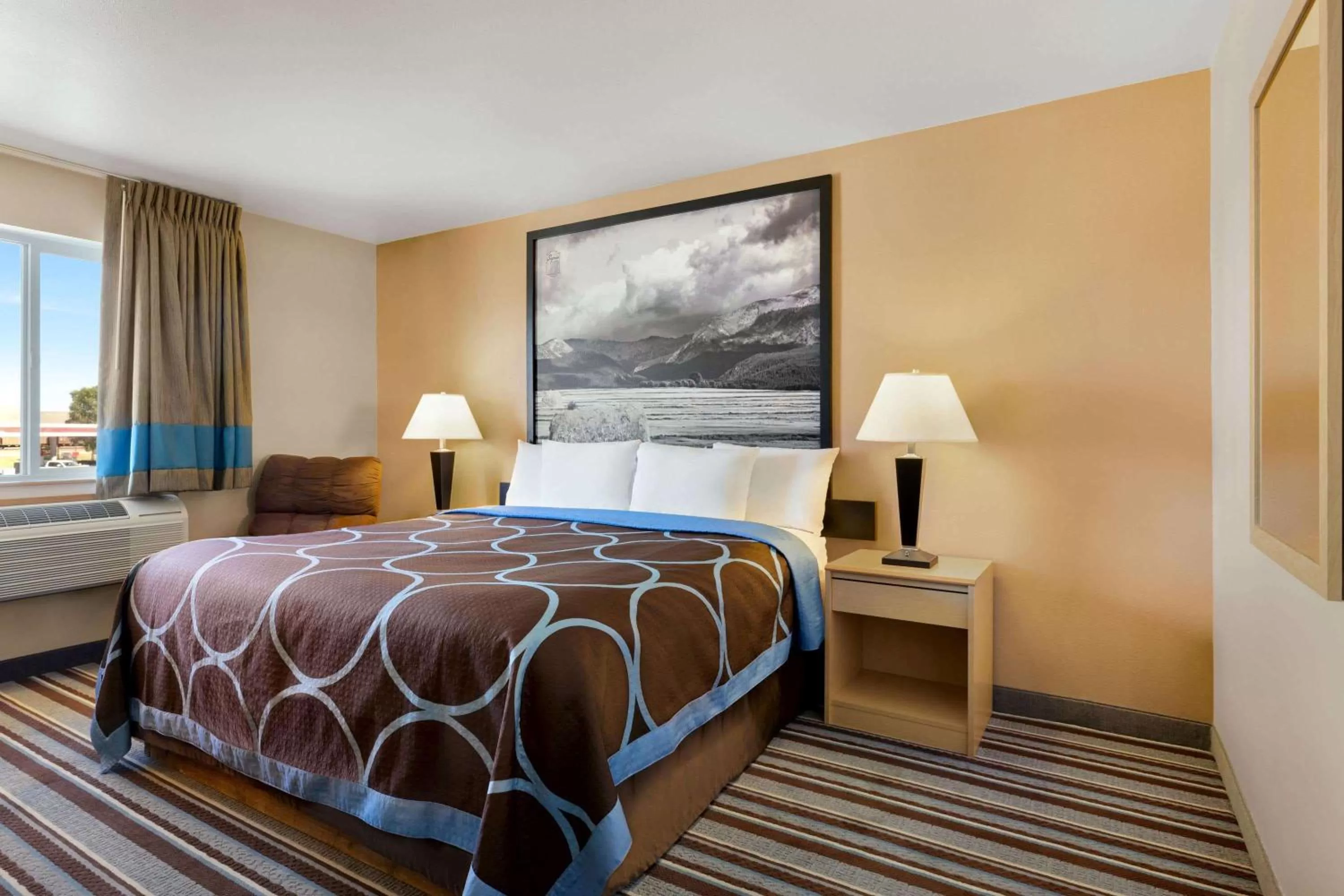 Queen Room - Non-Smoking in Super 8 by Wyndham Big Timber