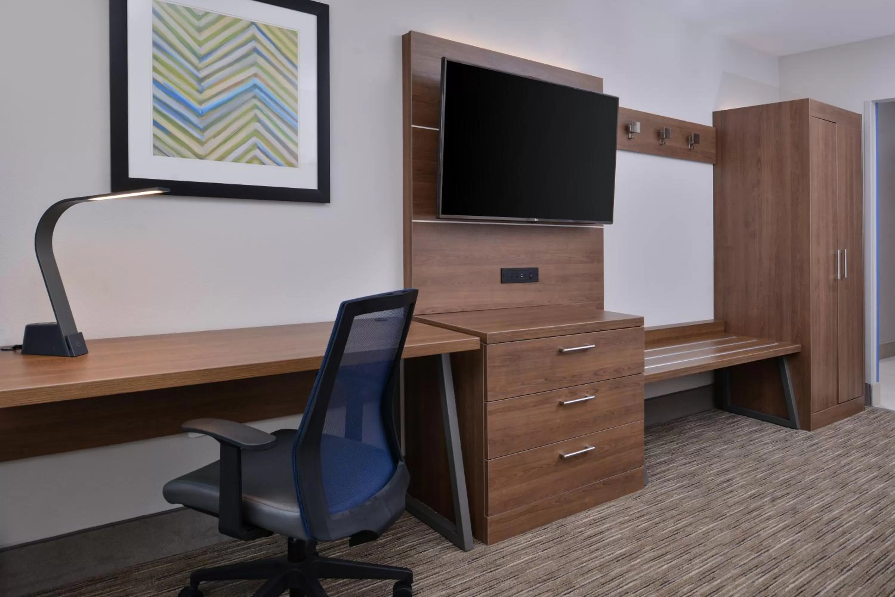 King Suite - Disability Access in Holiday Inn Express & Suites - Marshalltown by IHG