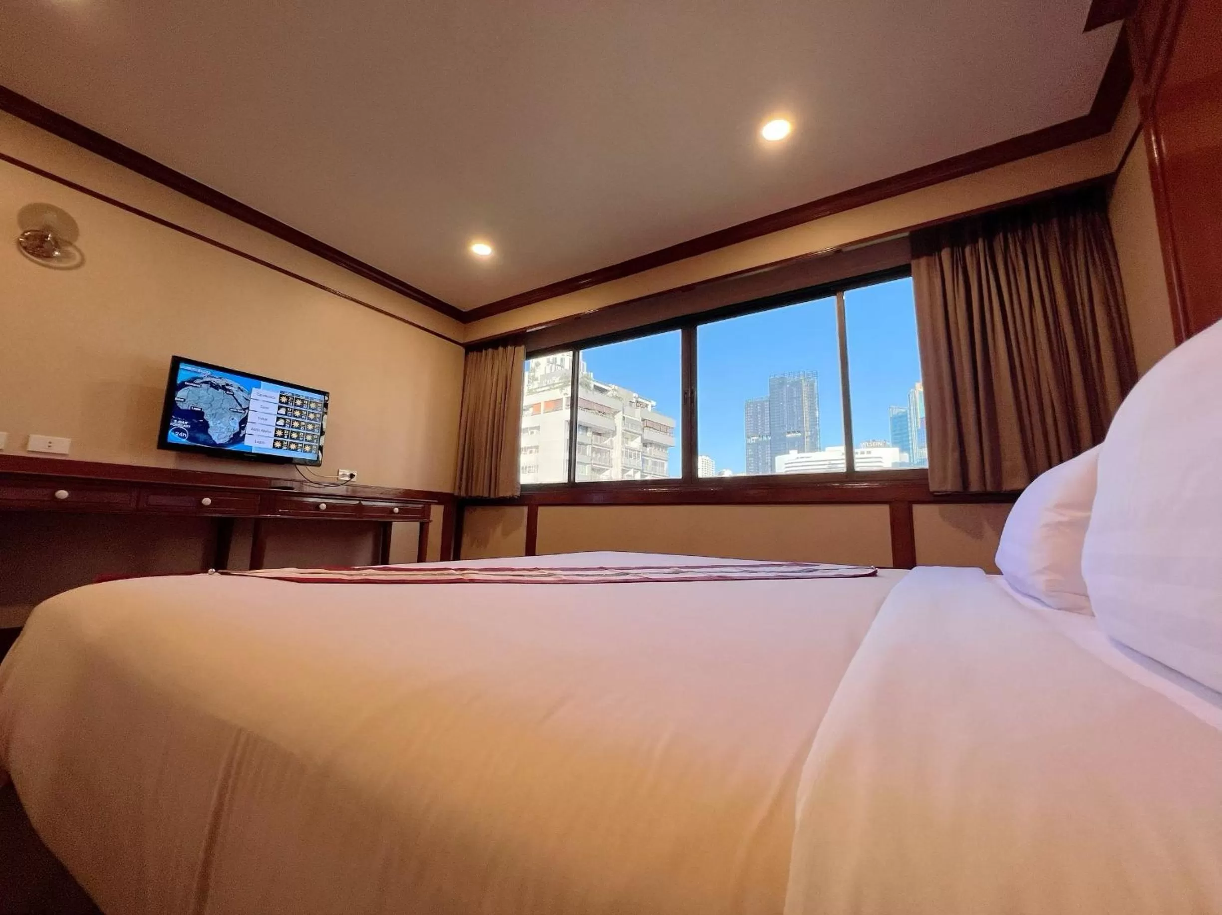 Standard Double Room in The Promenade Bangkok
