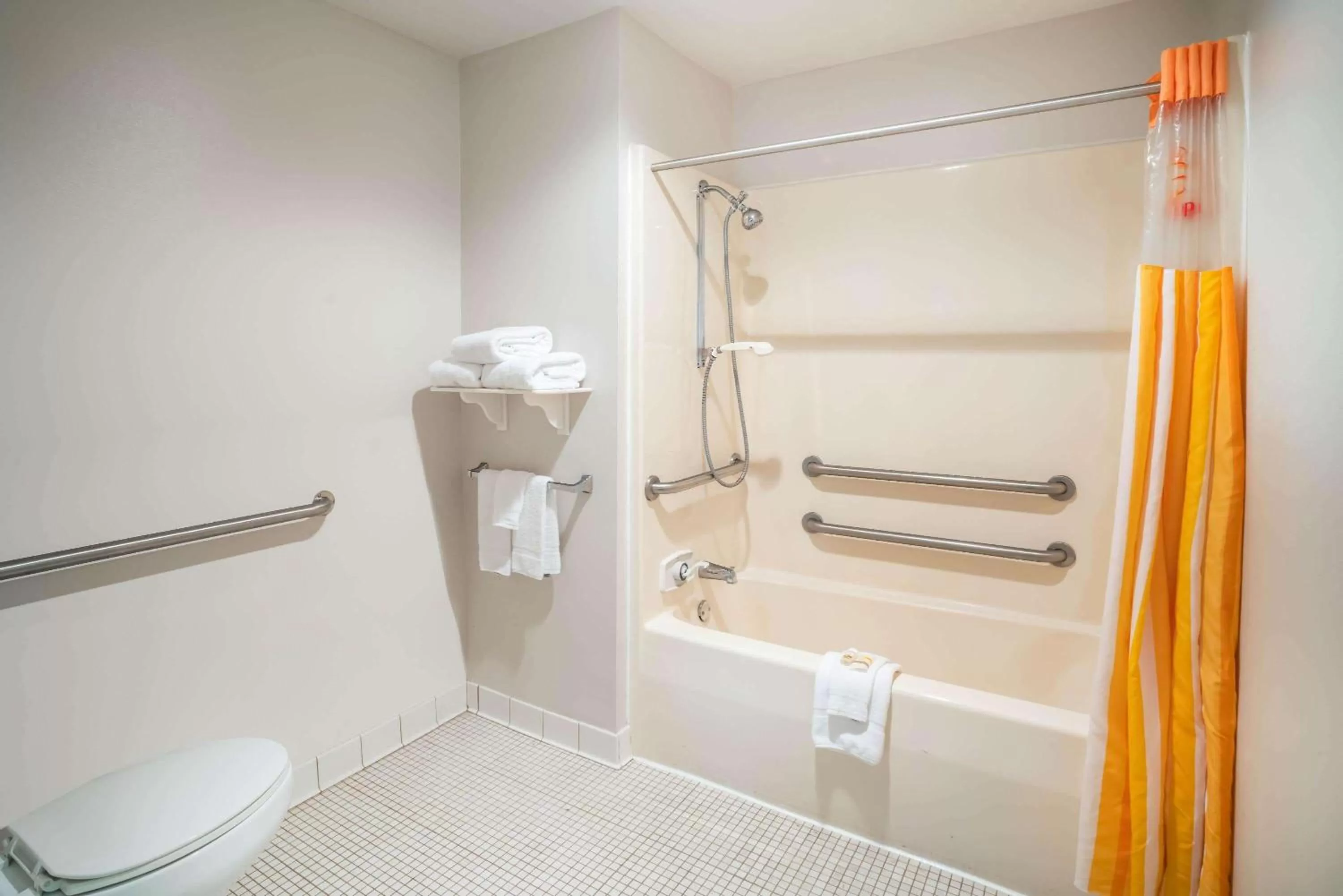 King Room - Mobility Access/Non-Smoking in La Quinta by Wyndham Nashville Franklin