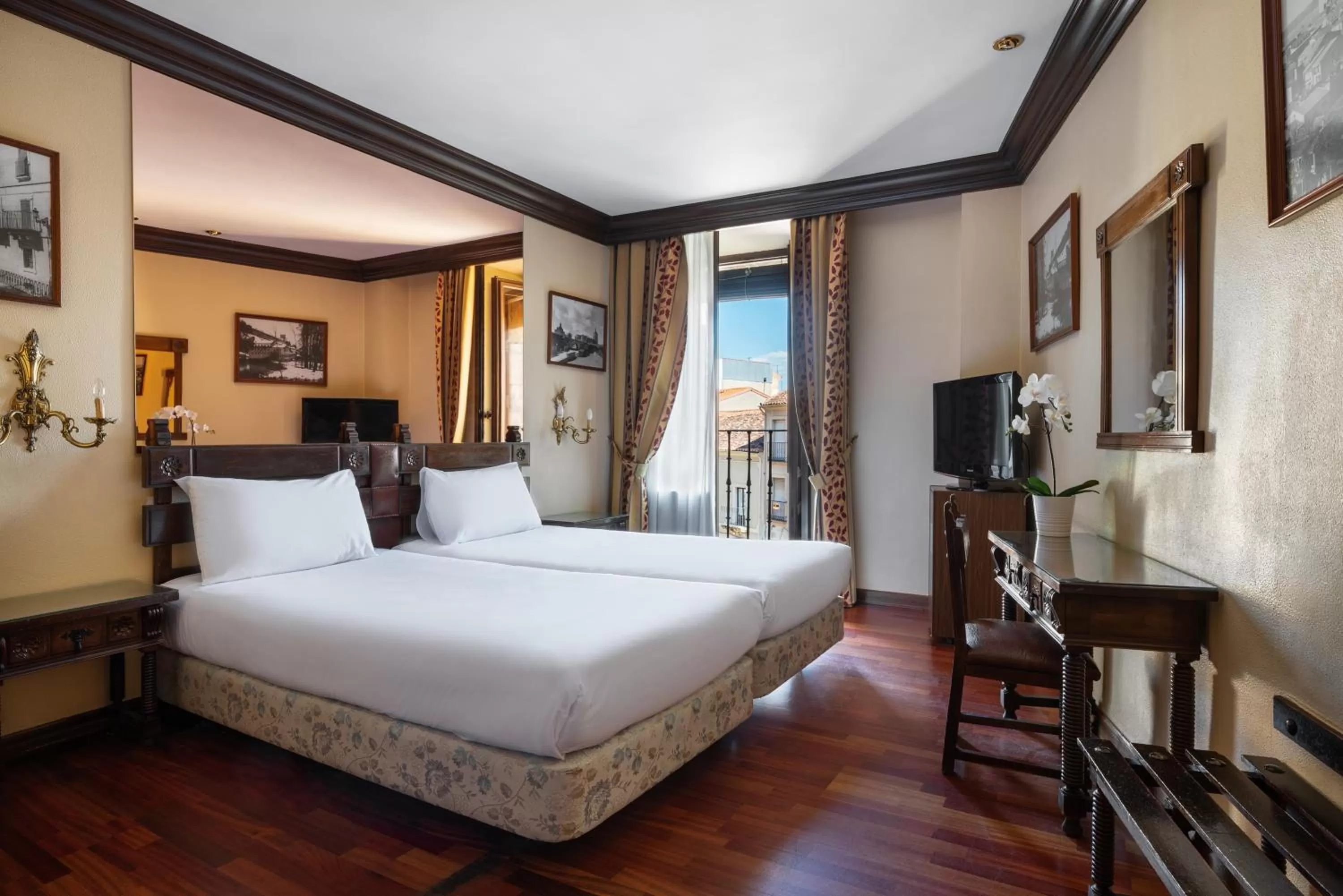 Double or Twin Room with Balcony in Crisol Conde Rodrigo