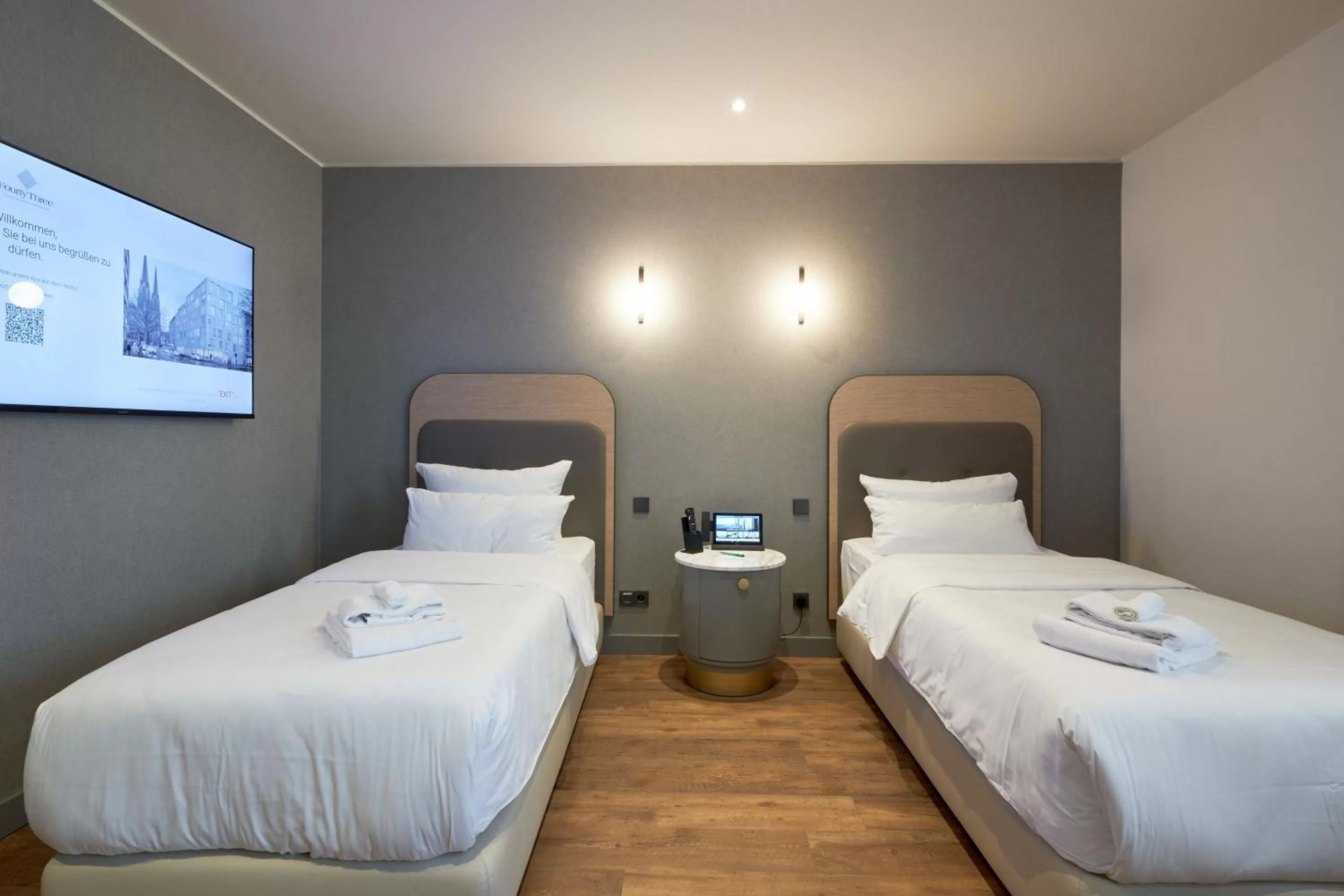 Twin Room - Disability Access in Fourty Three Luxury Serviced Apartments