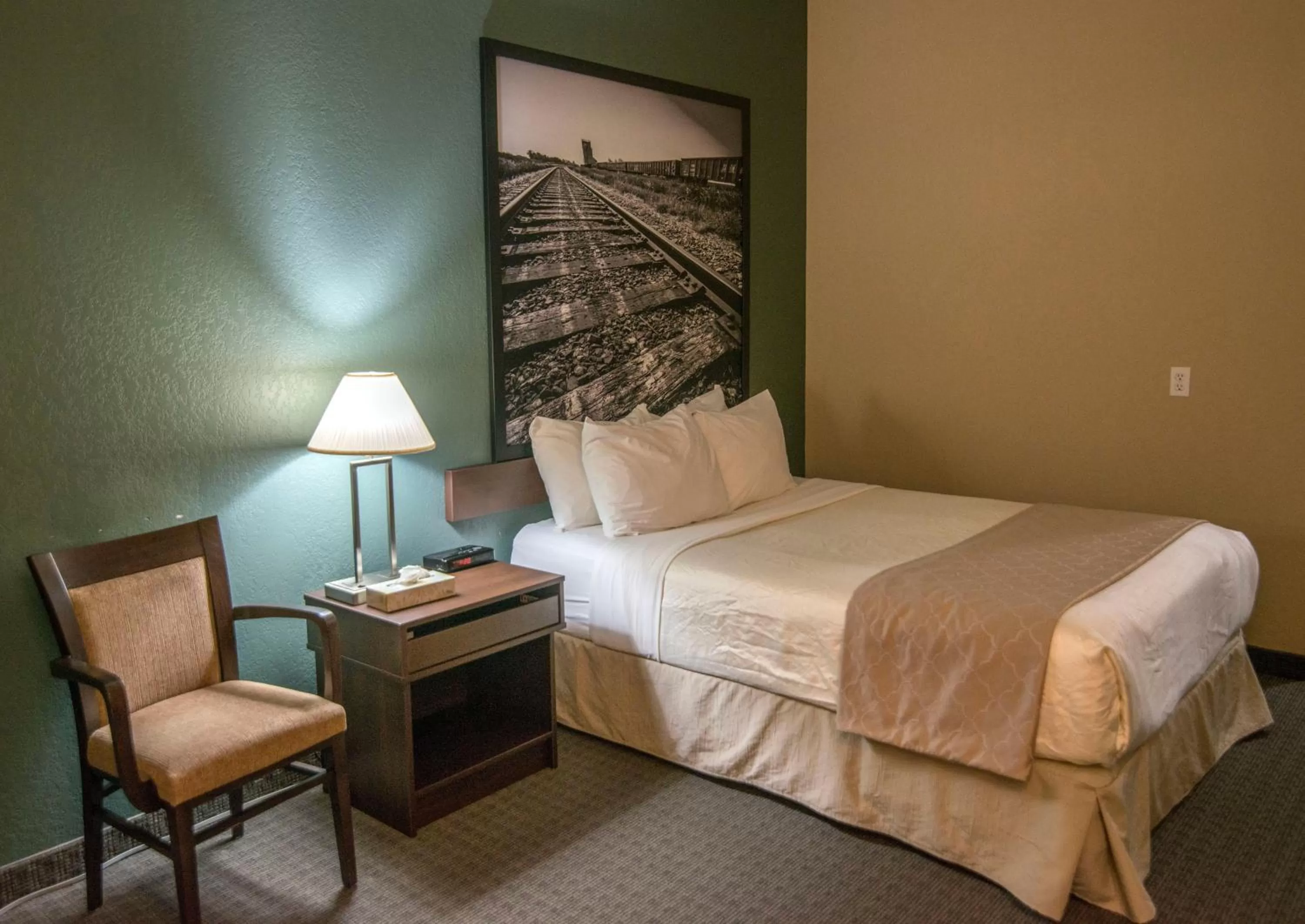 Queen Room - Disability Access/Non-Smoking in Super 8 by Wyndham Dauphin