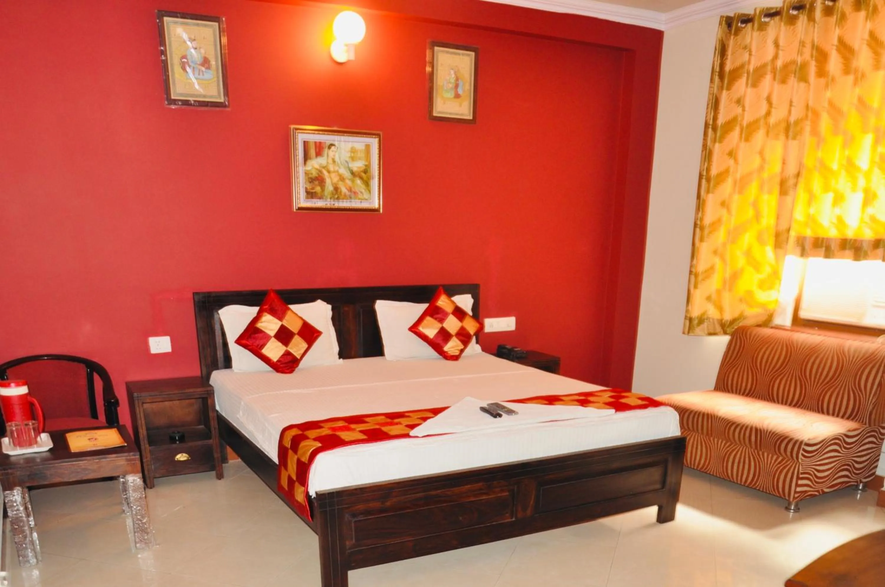 Deluxe Double or Twin Room - single occupancy in Tuk Tuk Backpackers- Near Jaipur Train Station