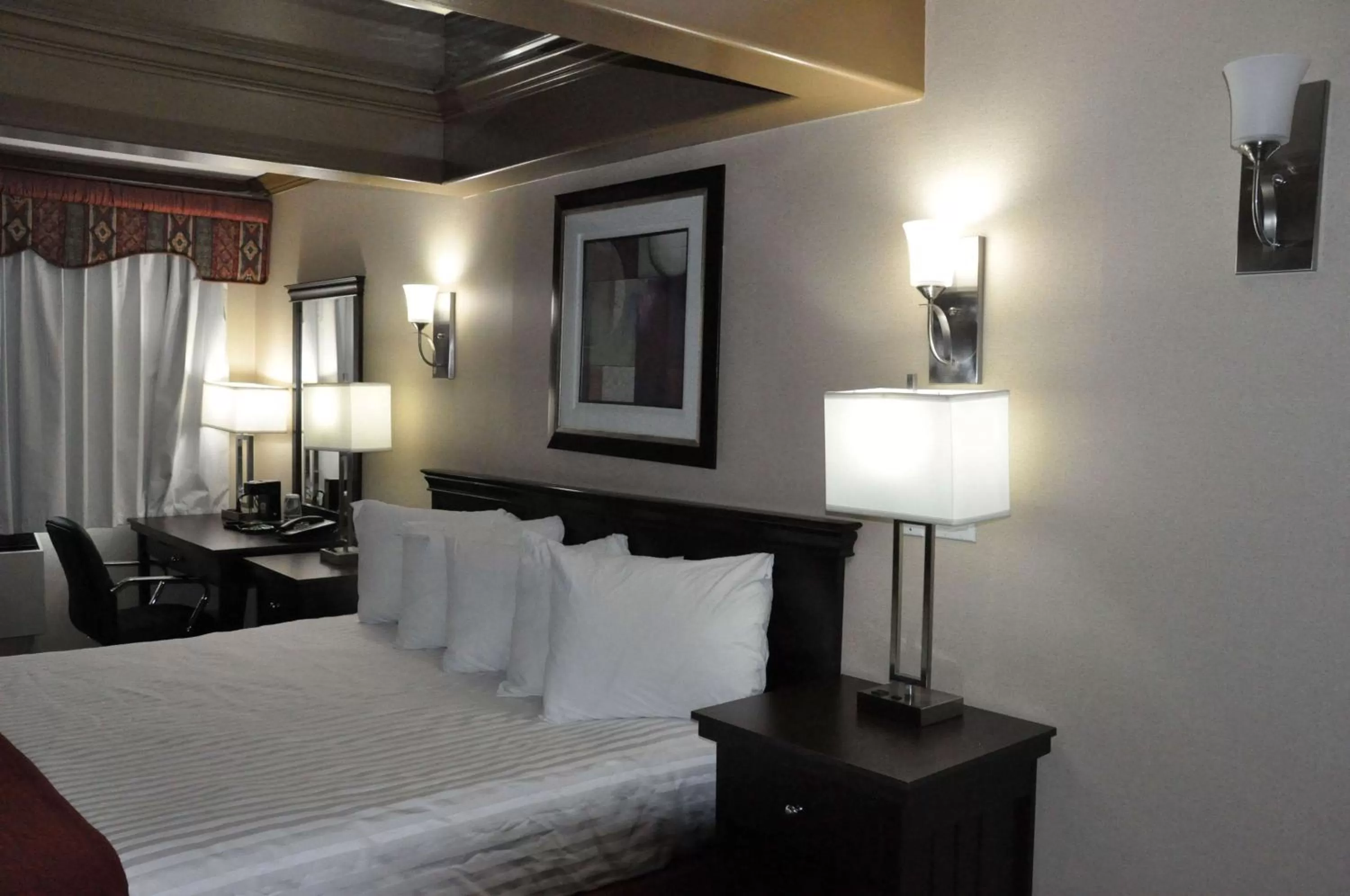 King Room - Non-Smoking in Ramada by Wyndham Abbotsford