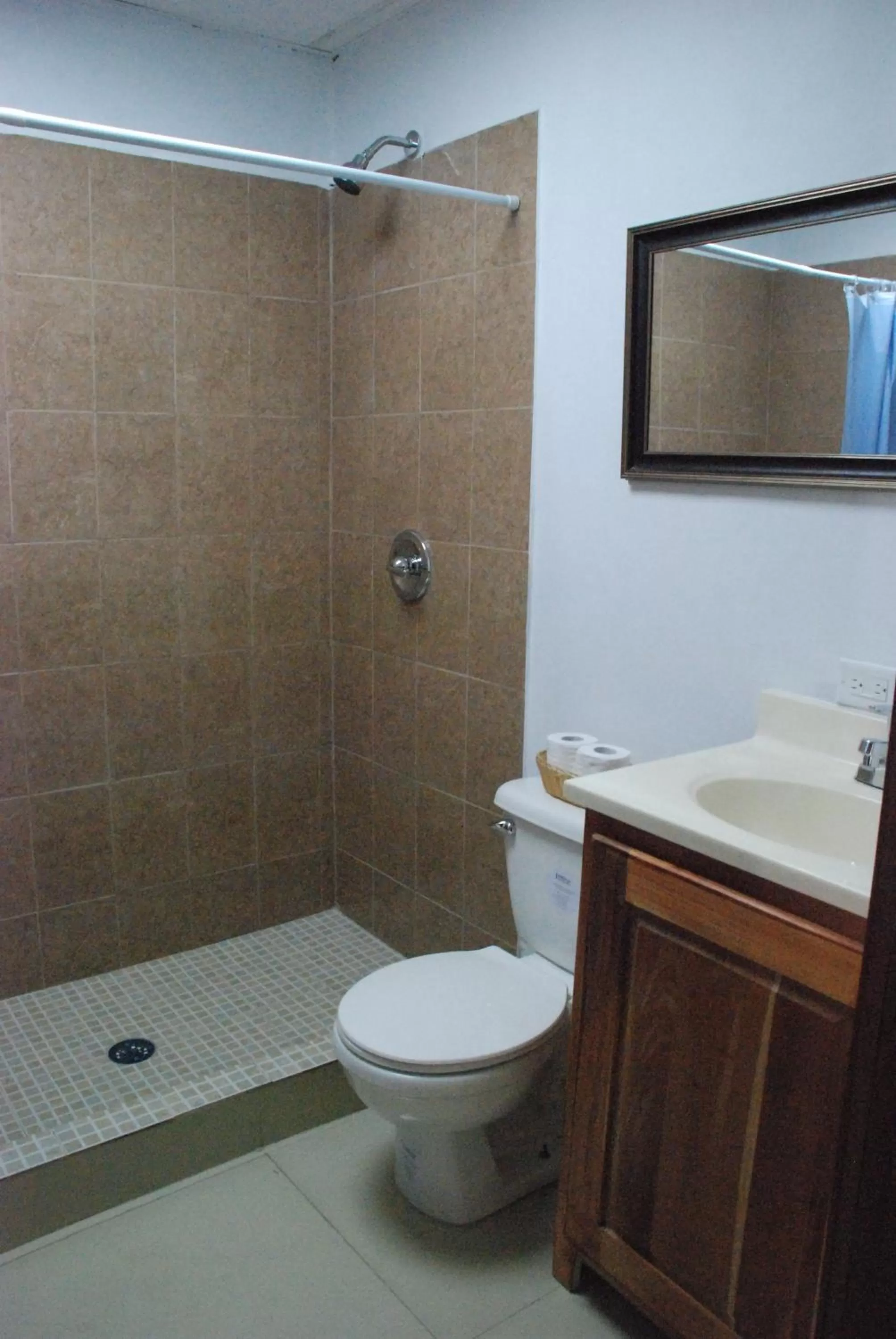 Family Room in Hotel Coastalbay 2 & Golf Cart Rental