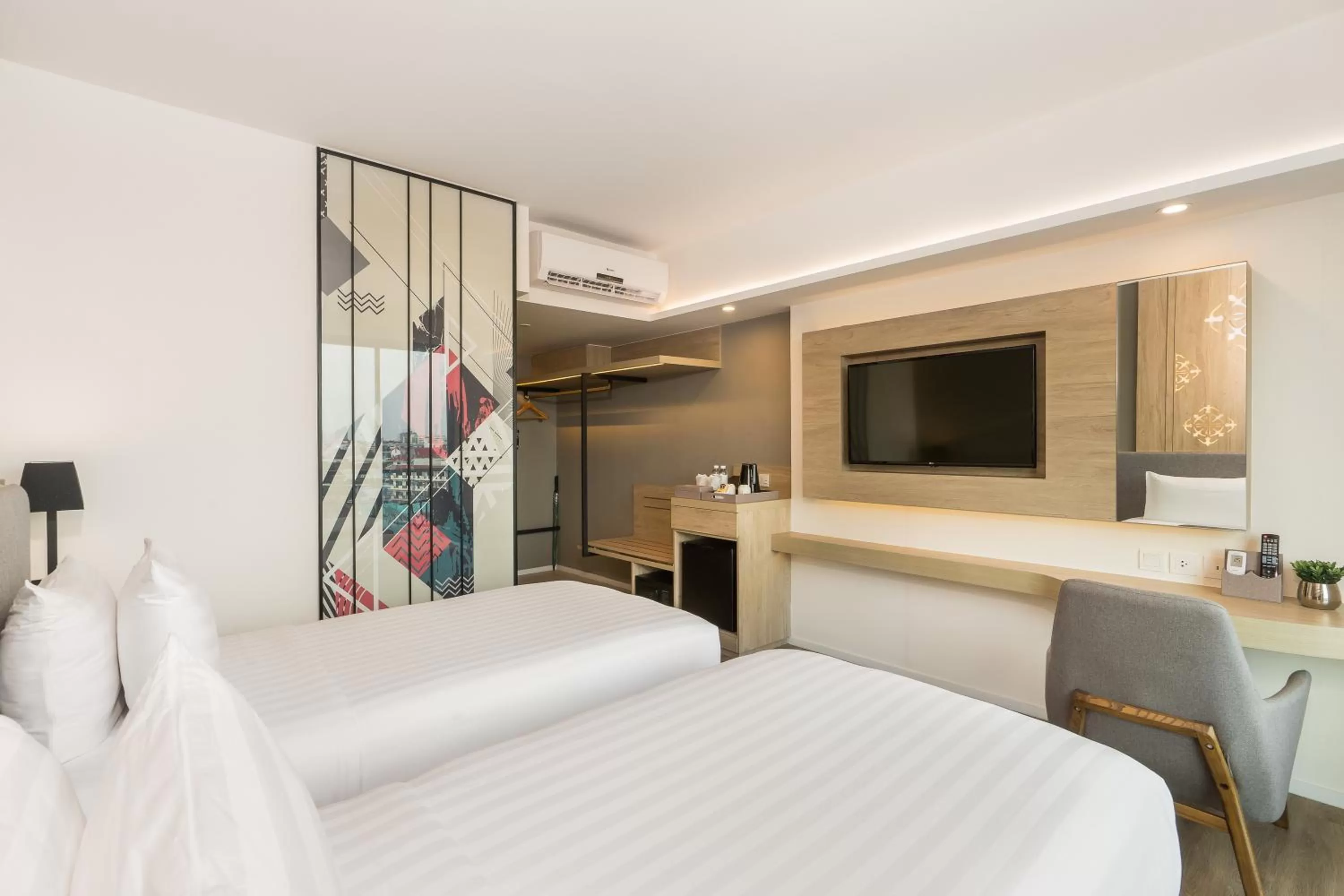 Deluxe Double or Twin Room with City View in Hotel Amber Pattaya