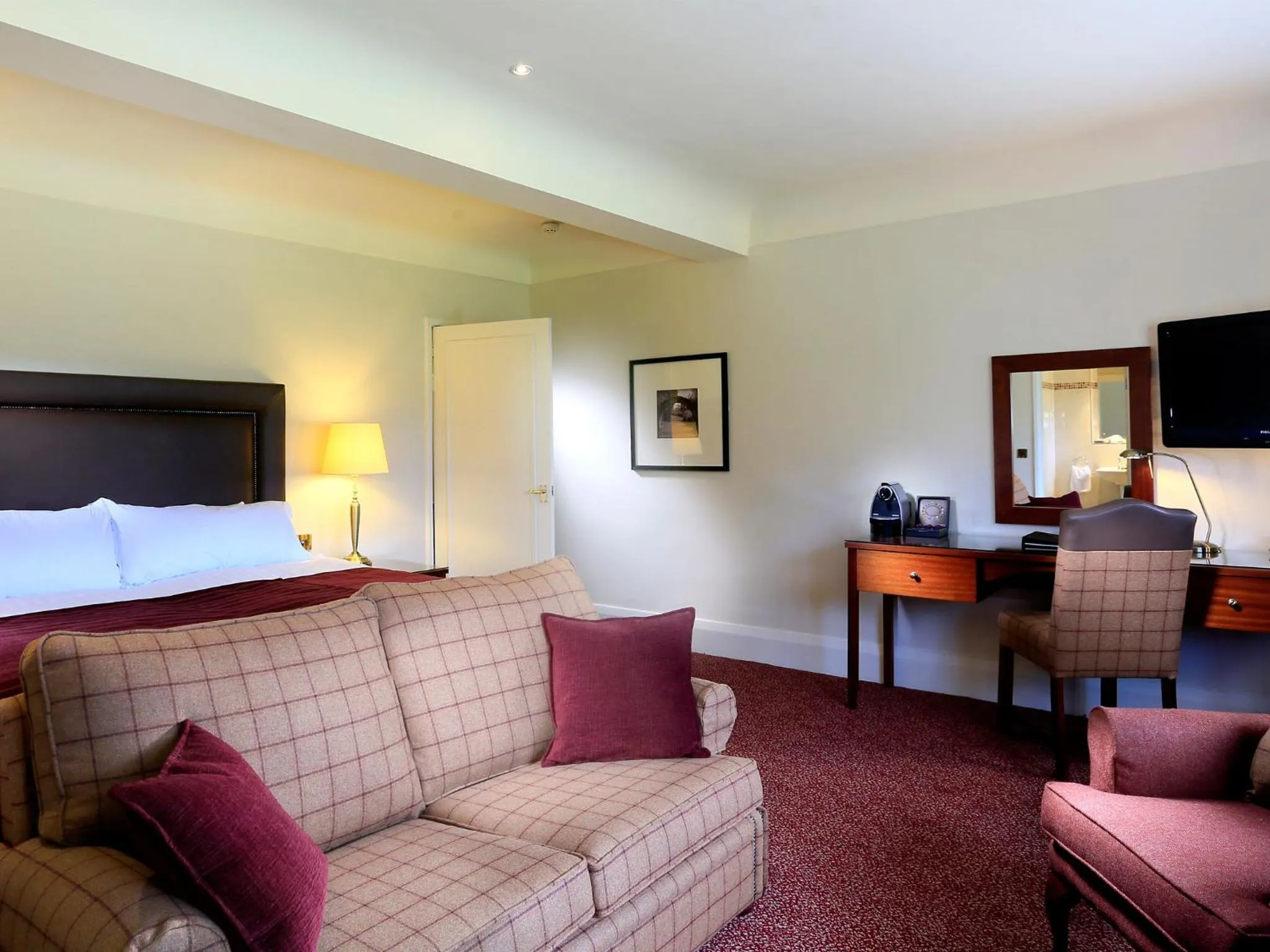 Feature King Room in Macdonald Craxton Wood Hotel & Spa