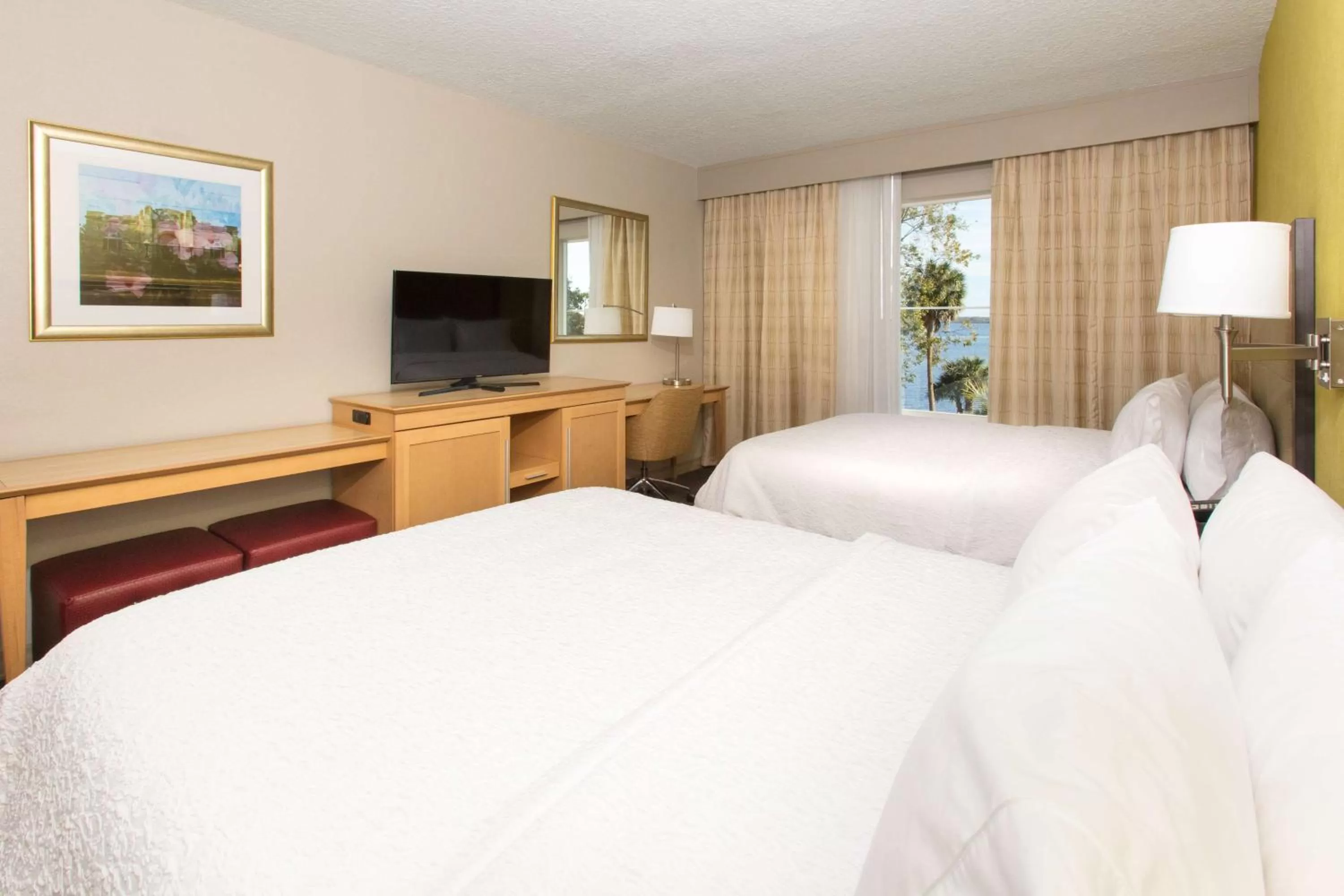 Queen Room with Two Queen Beds and River View - Non-Smoking in Hampton Inn - Palatka