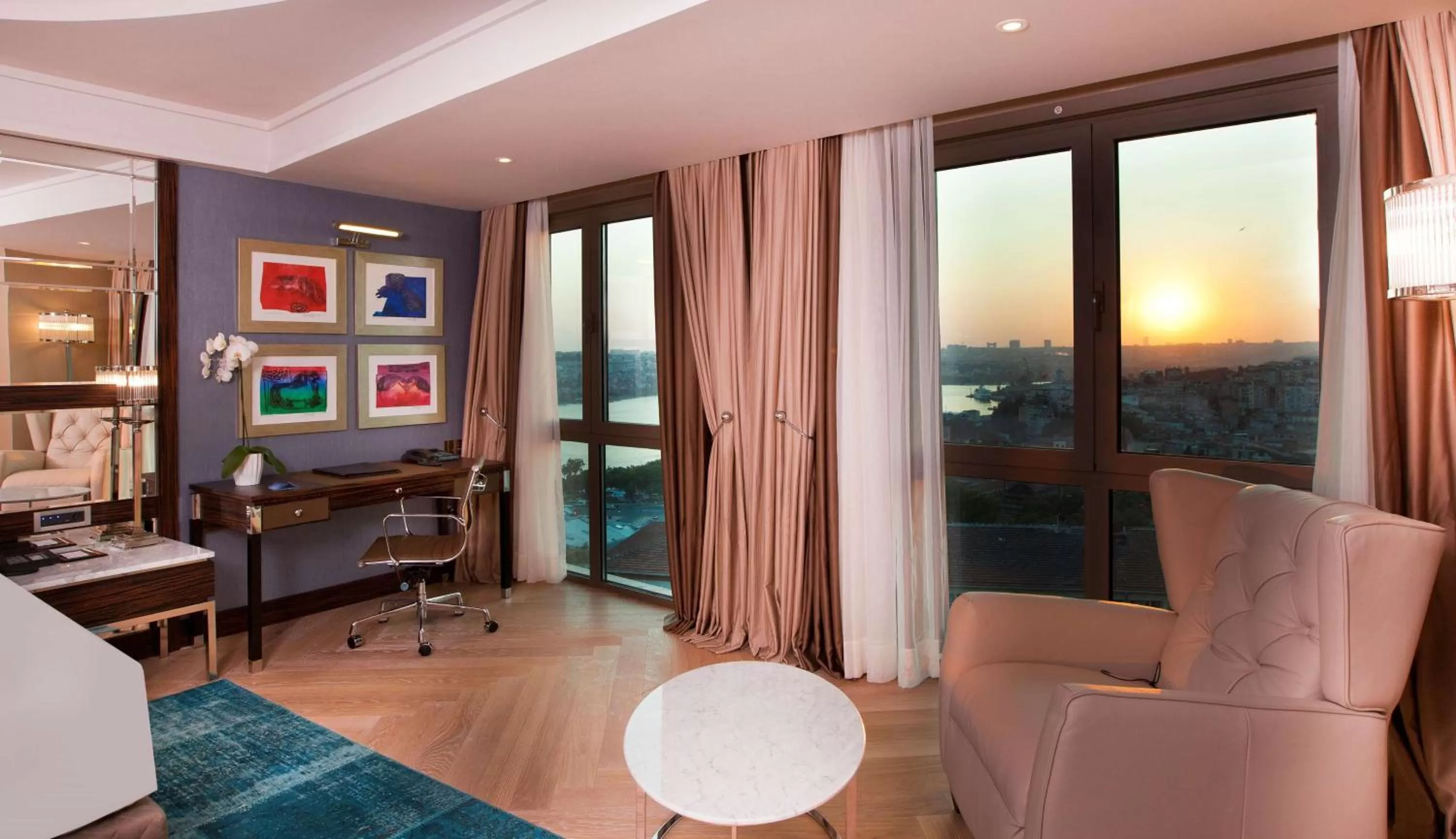Junior Suite - Golden Horn View in Radisson Blu Hotel Istanbul Pera